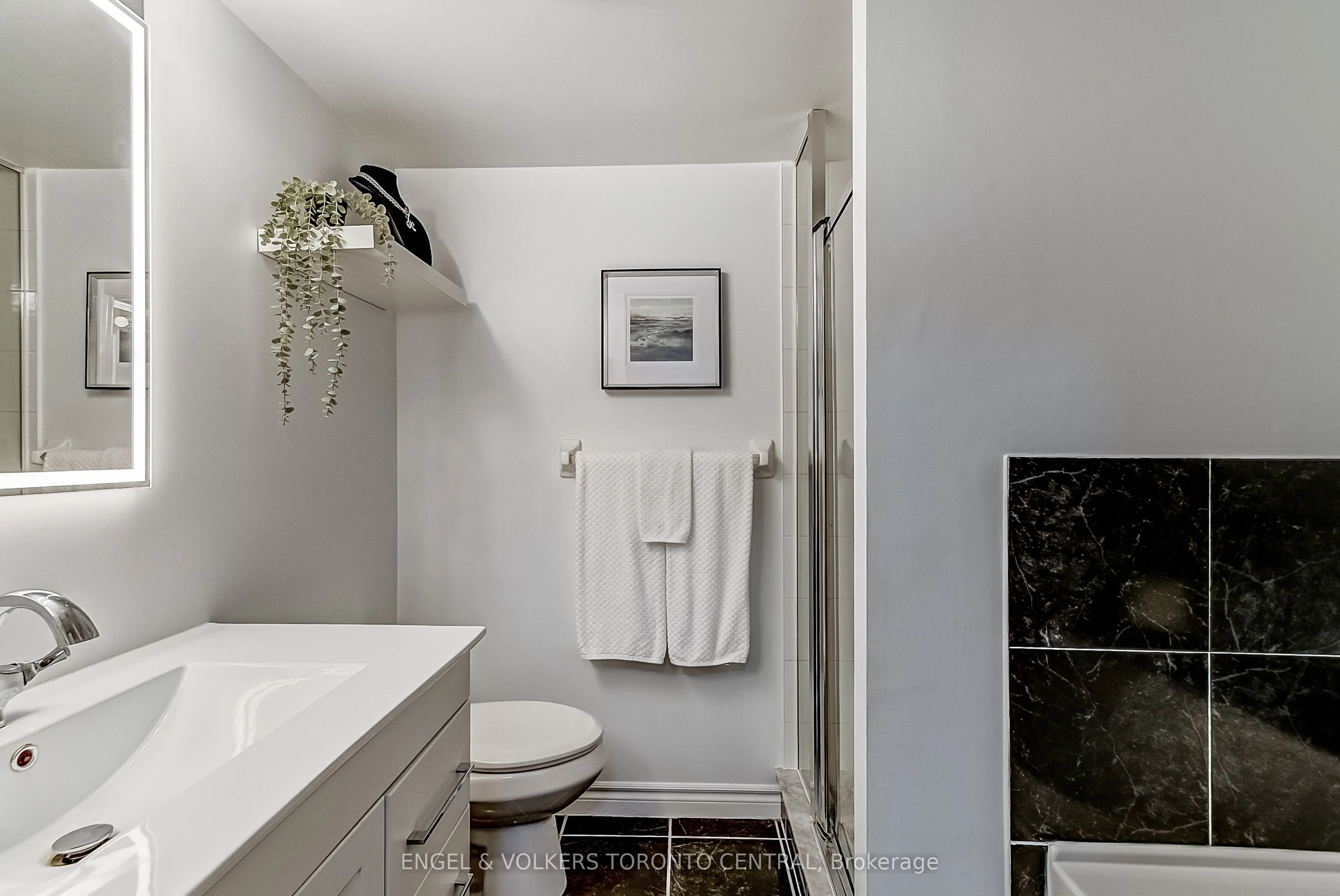 2111 Lake Shore Boulevard W, #319