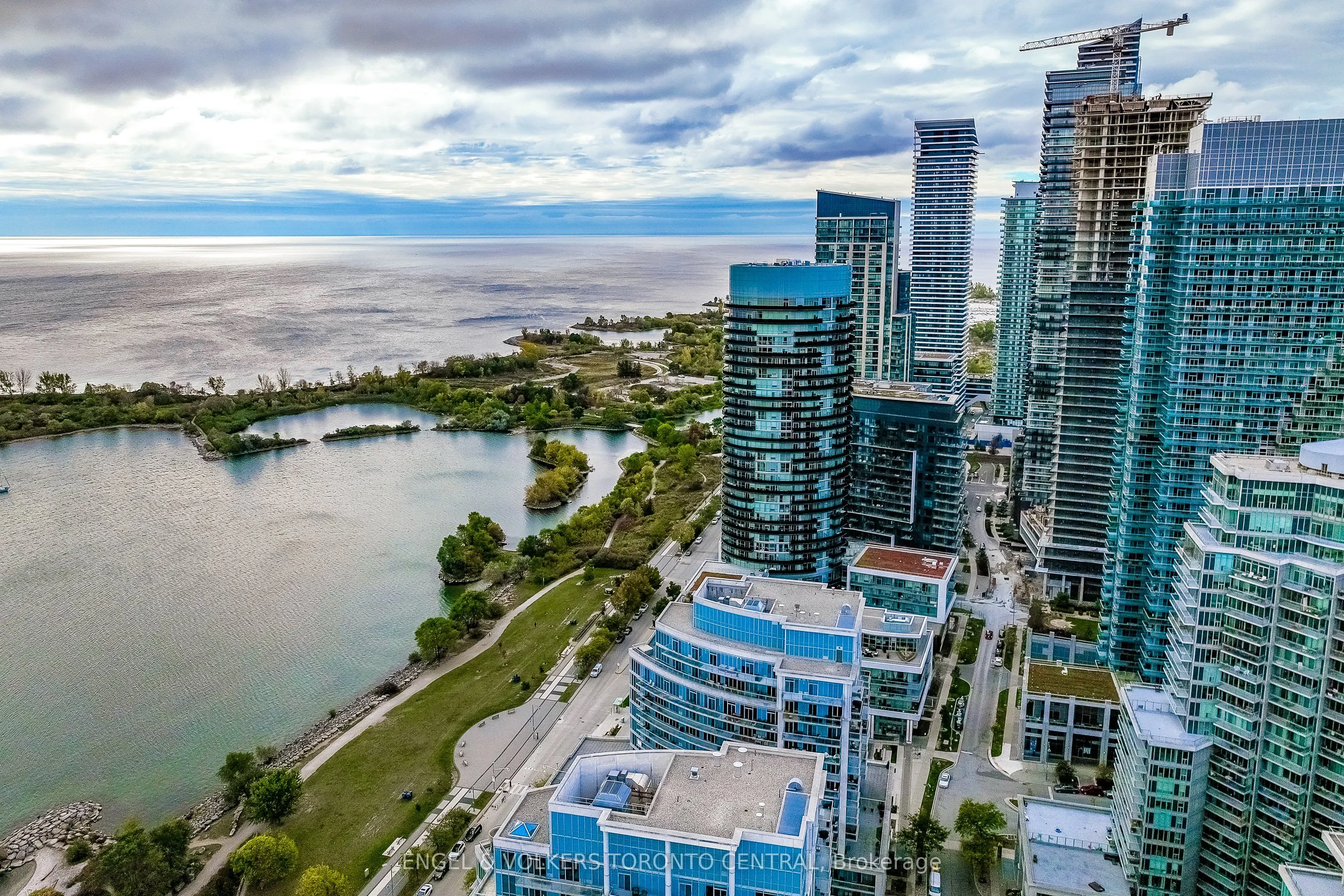 2111 Lake Shore Boulevard W, #319