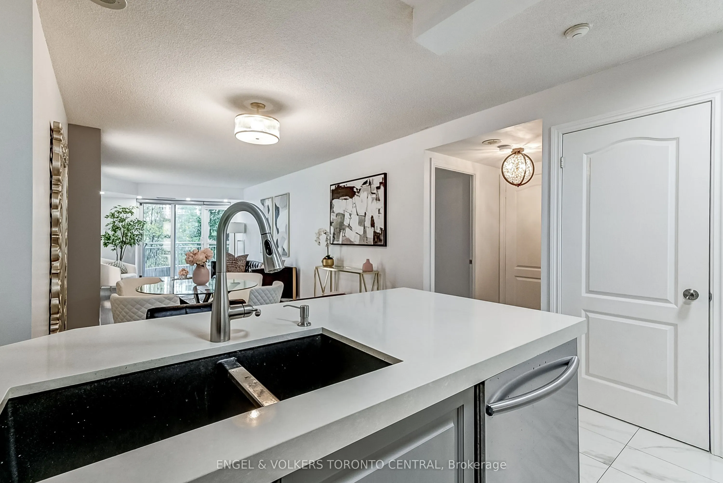 2111 Lake Shore Boulevard W, #319