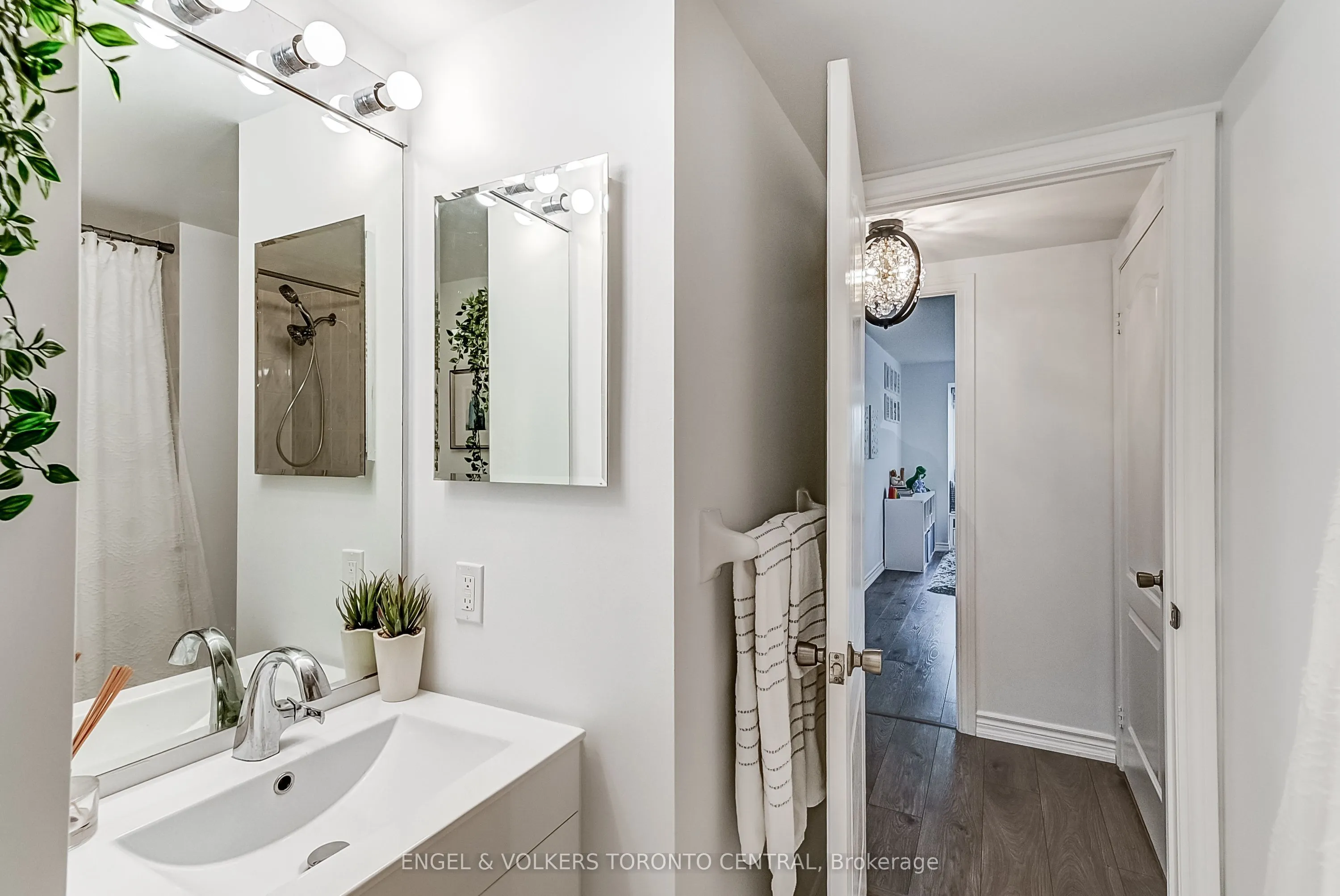 2111 Lake Shore Boulevard W, #319