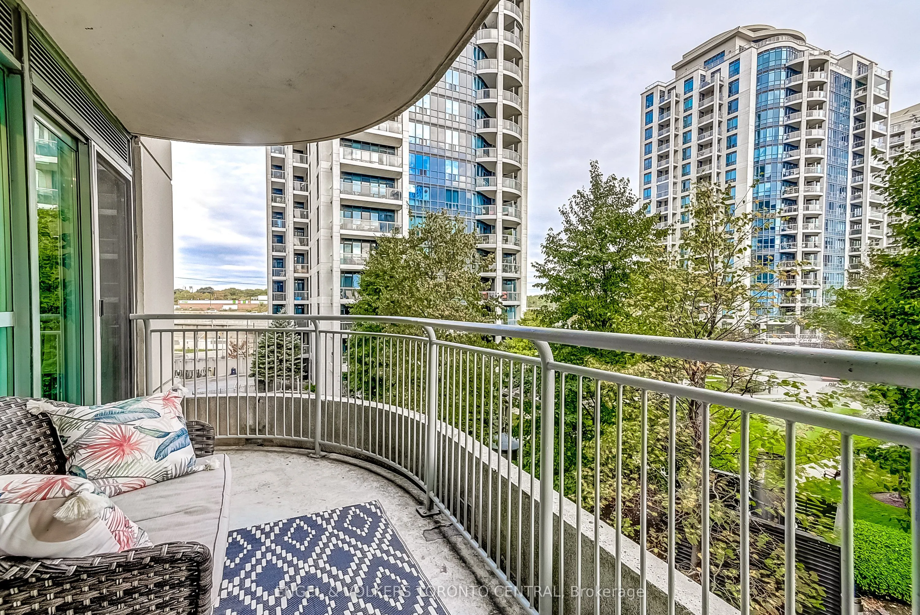 2111 Lake Shore Boulevard W, #319