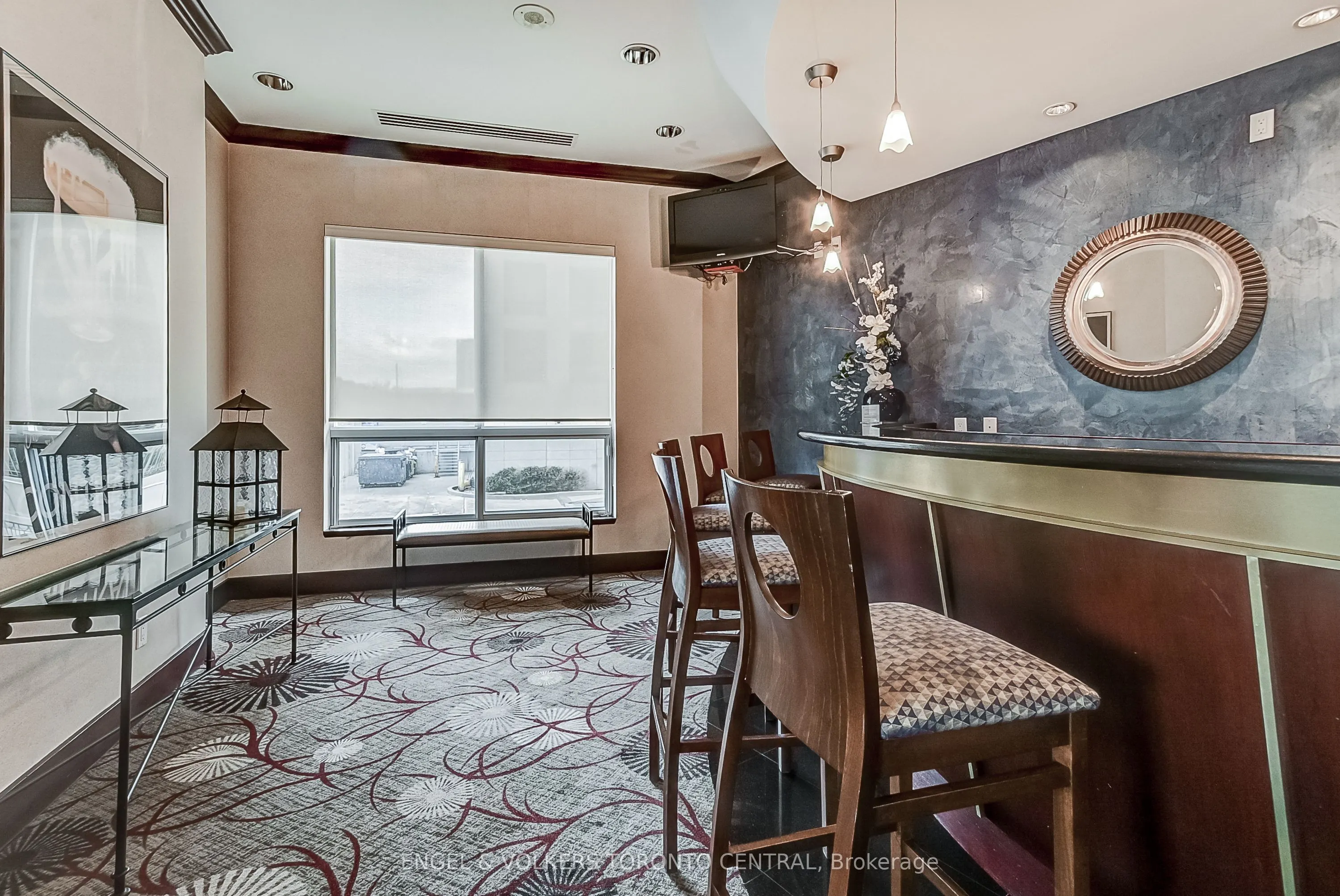 2111 Lake Shore Boulevard W, #319