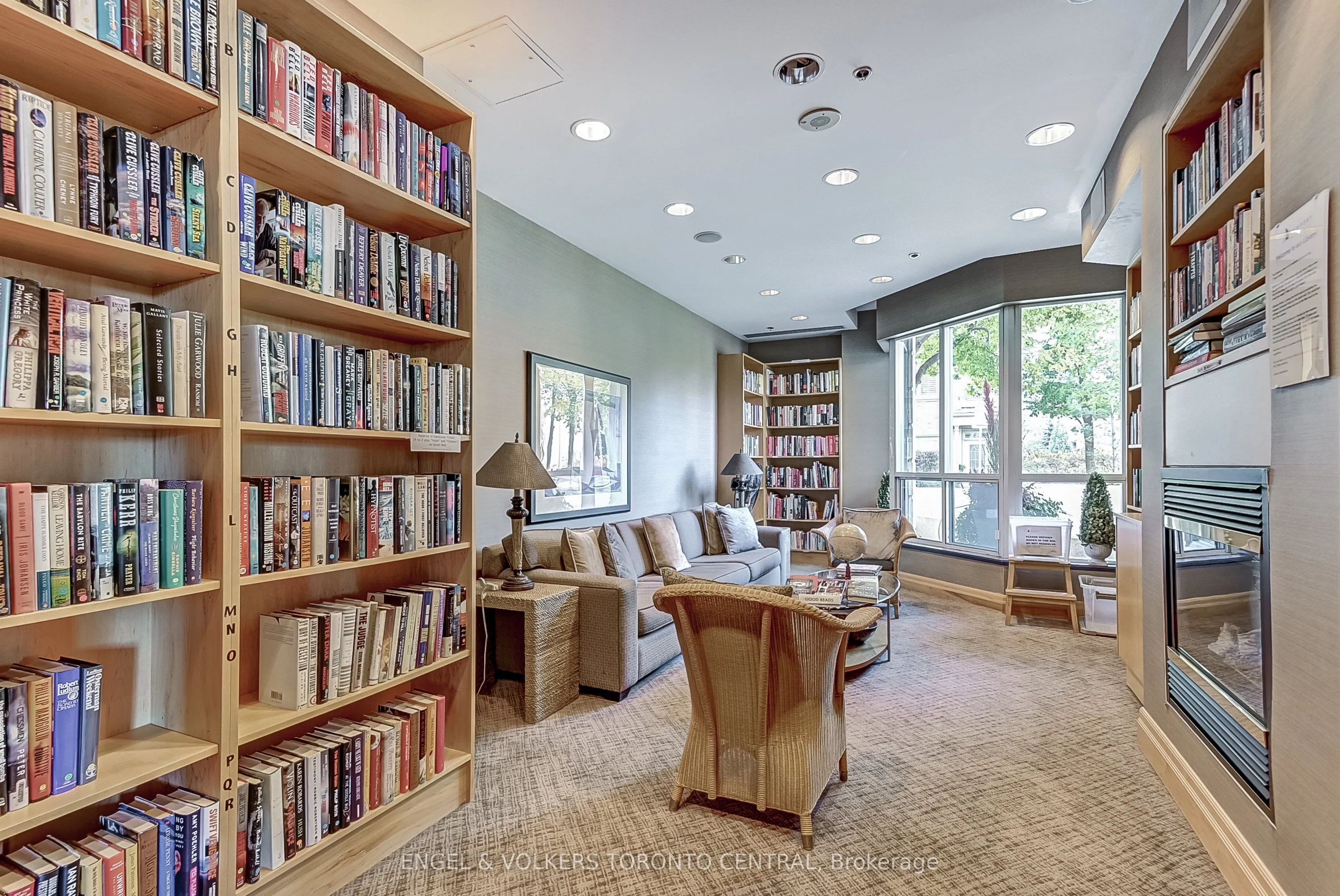 2111 Lake Shore Boulevard W, #319