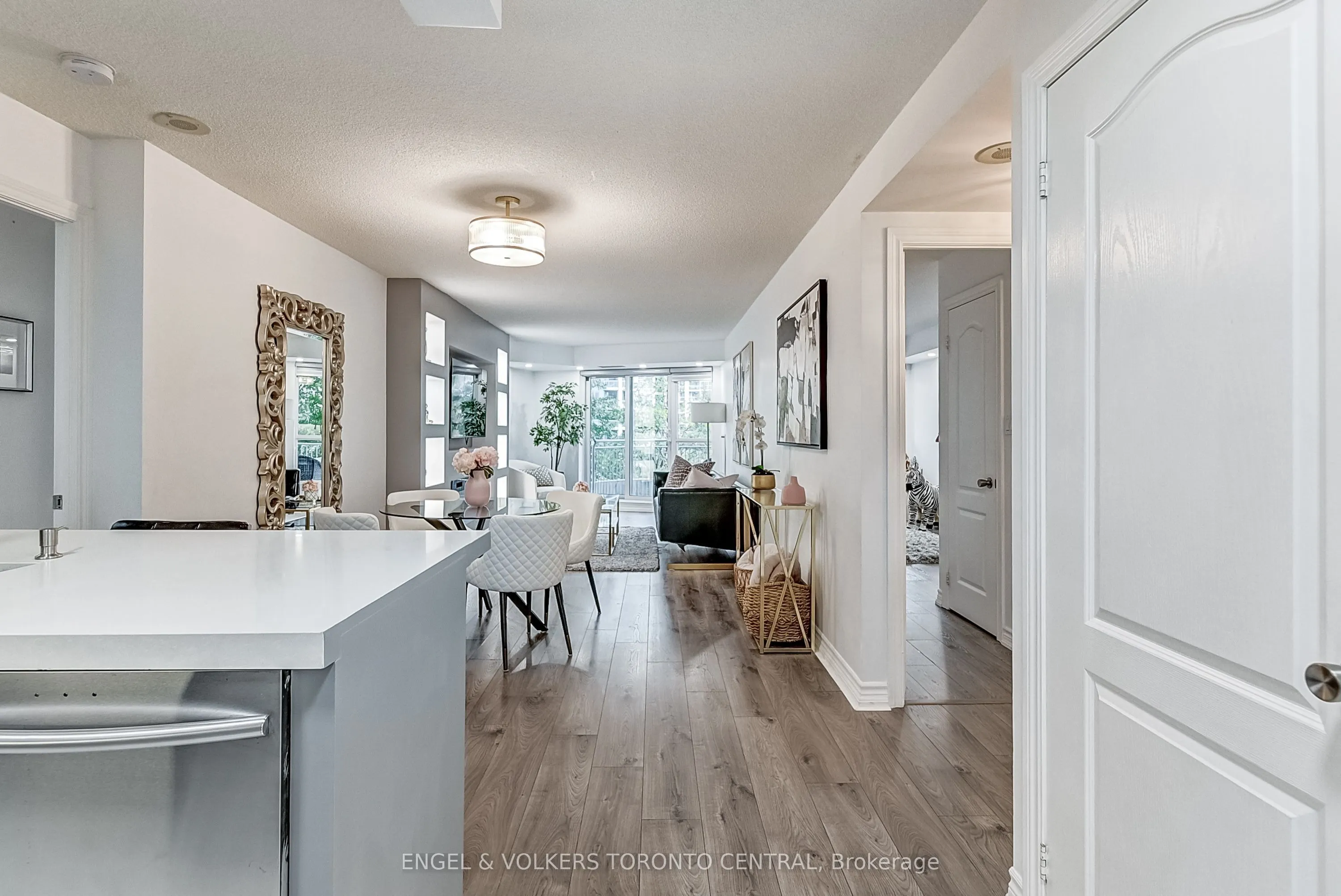 2111 Lake Shore Boulevard W, #319