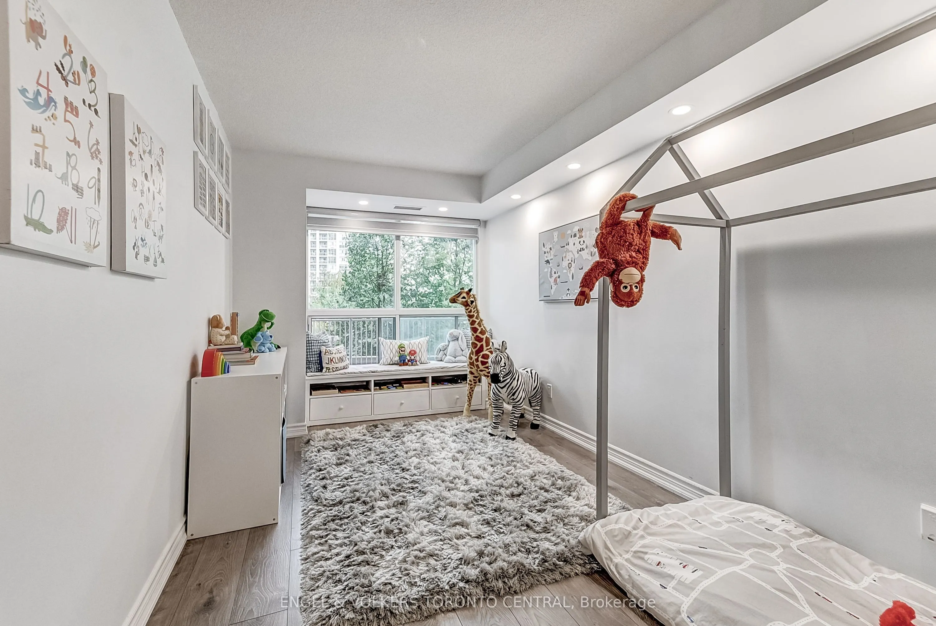 2111 Lake Shore Boulevard W, #319