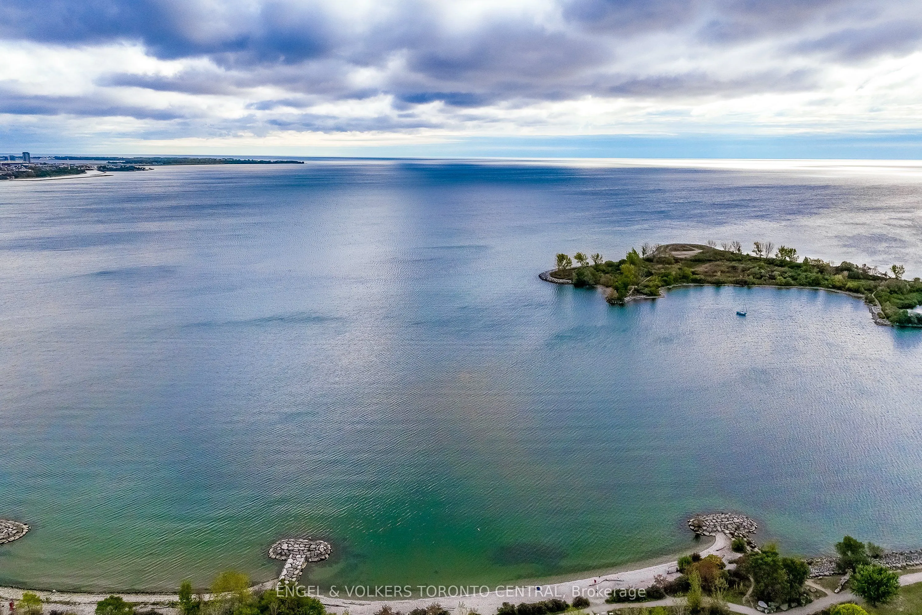 2111 Lake Shore Boulevard W, #319