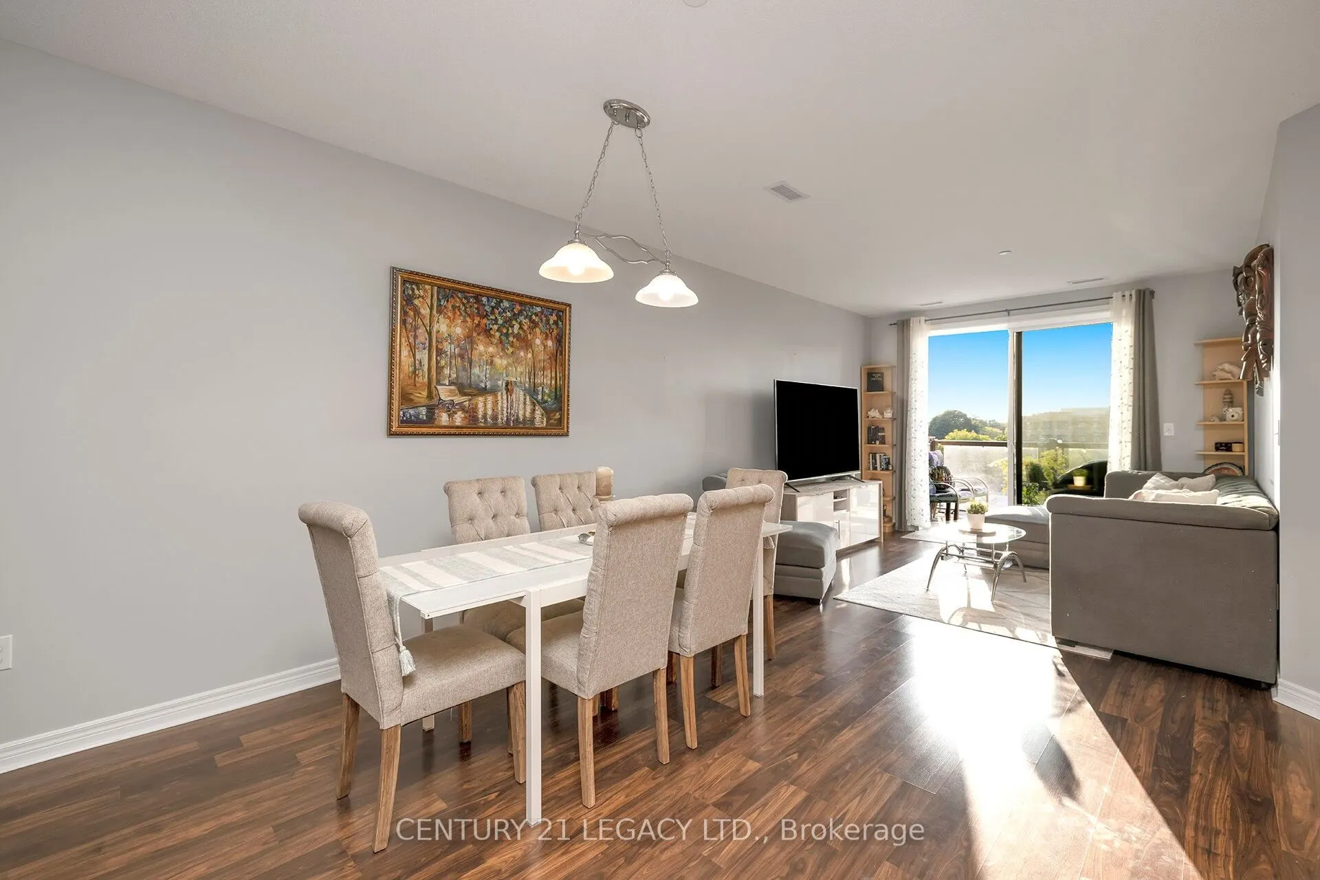 383 Main Street E, #424