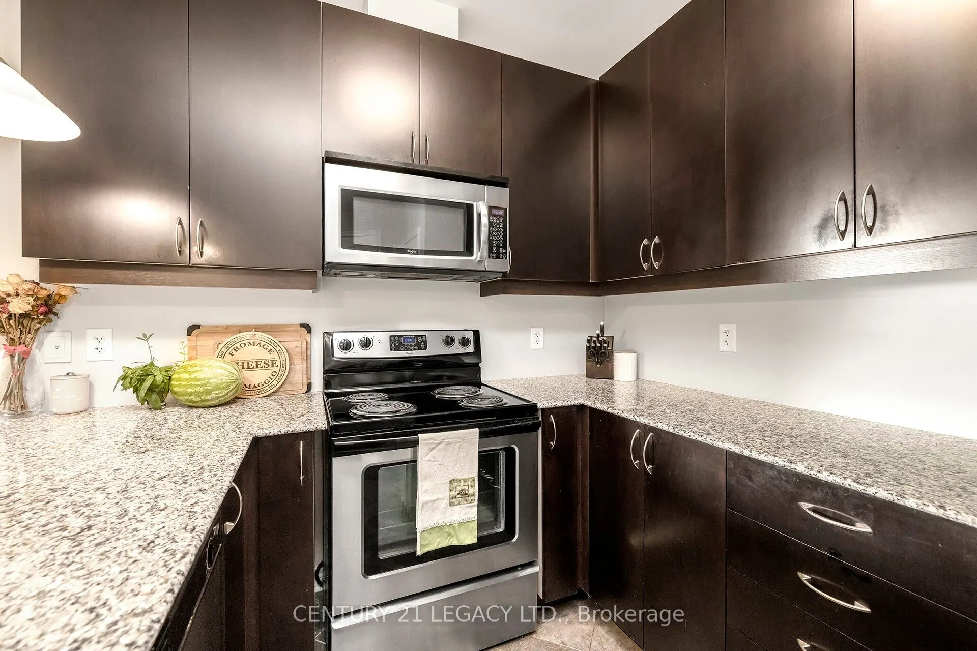 383 Main Street E, #424