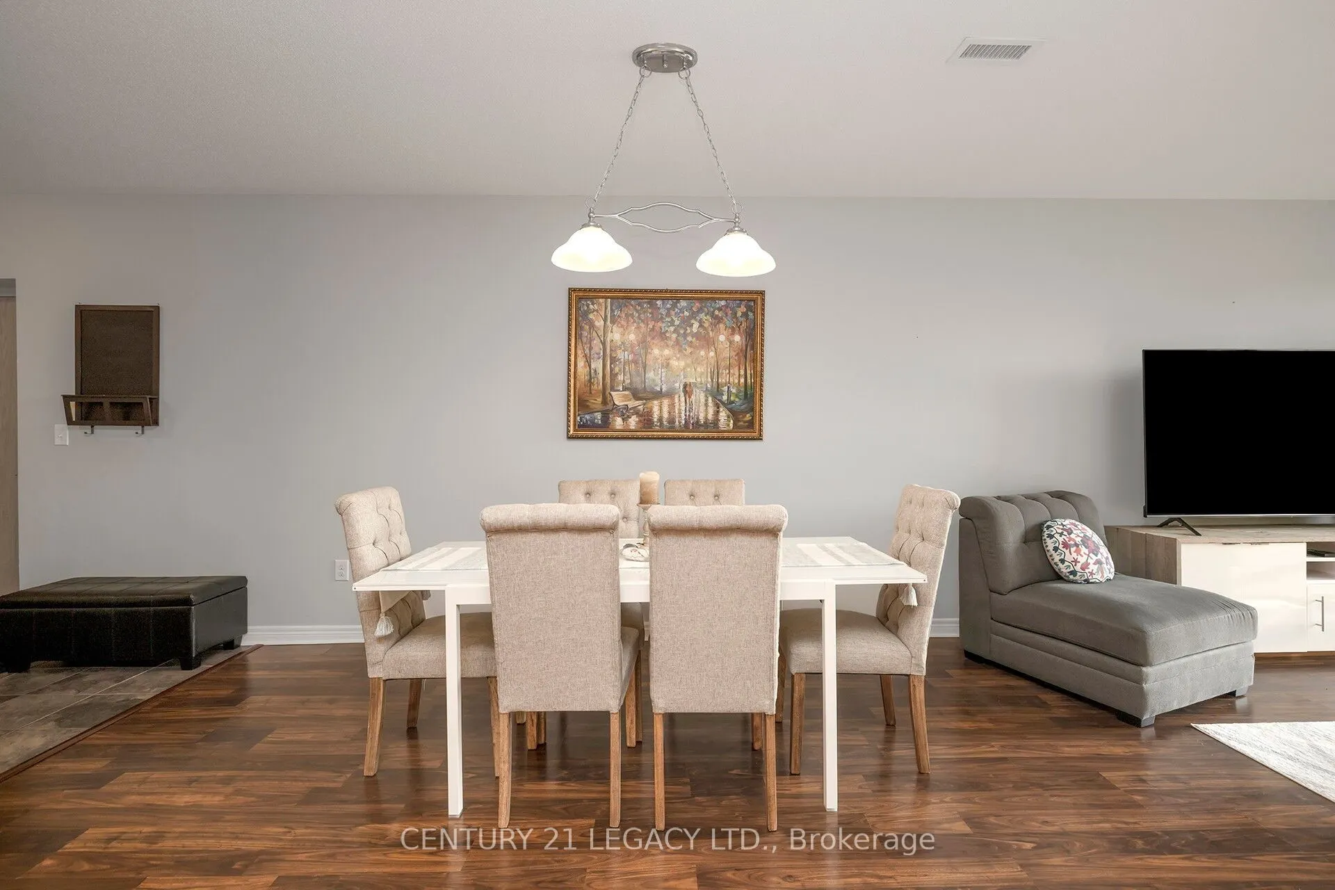 383 Main Street E, #424