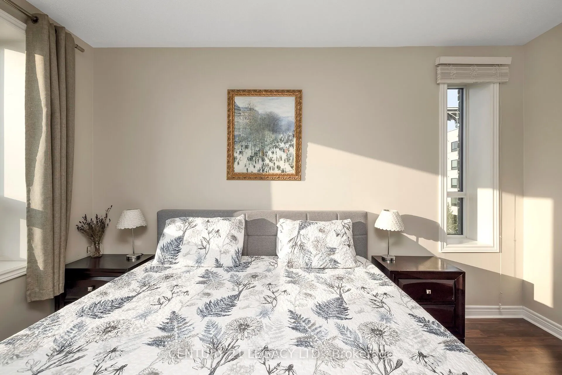 383 Main Street E, #424