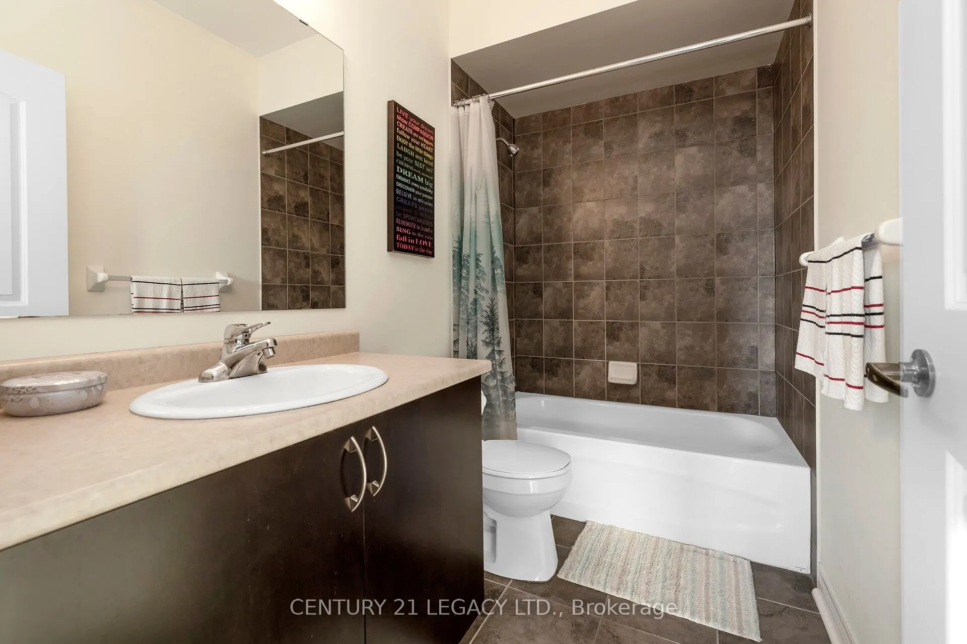 383 Main Street E, #424