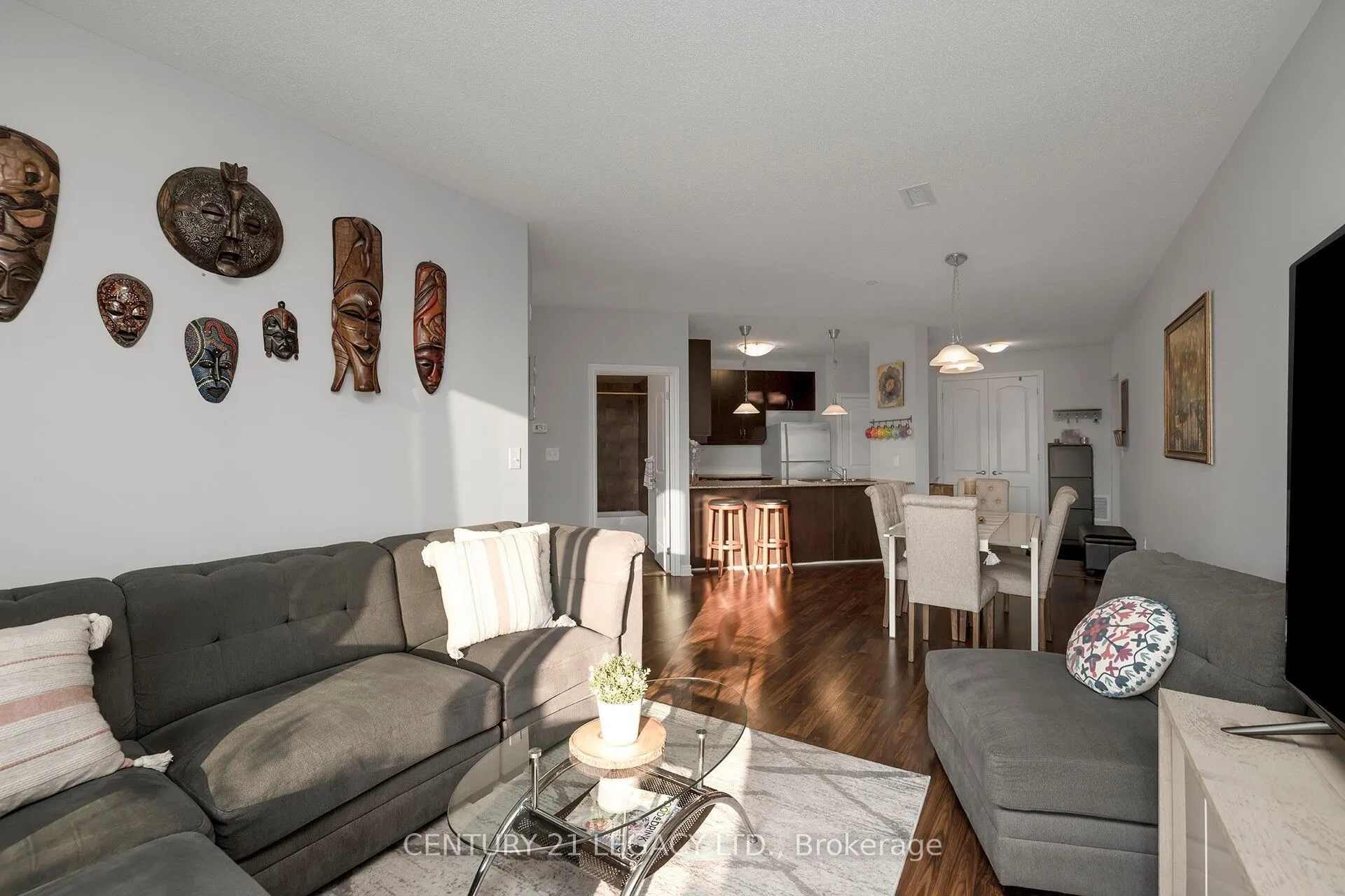 383 Main Street E, #424