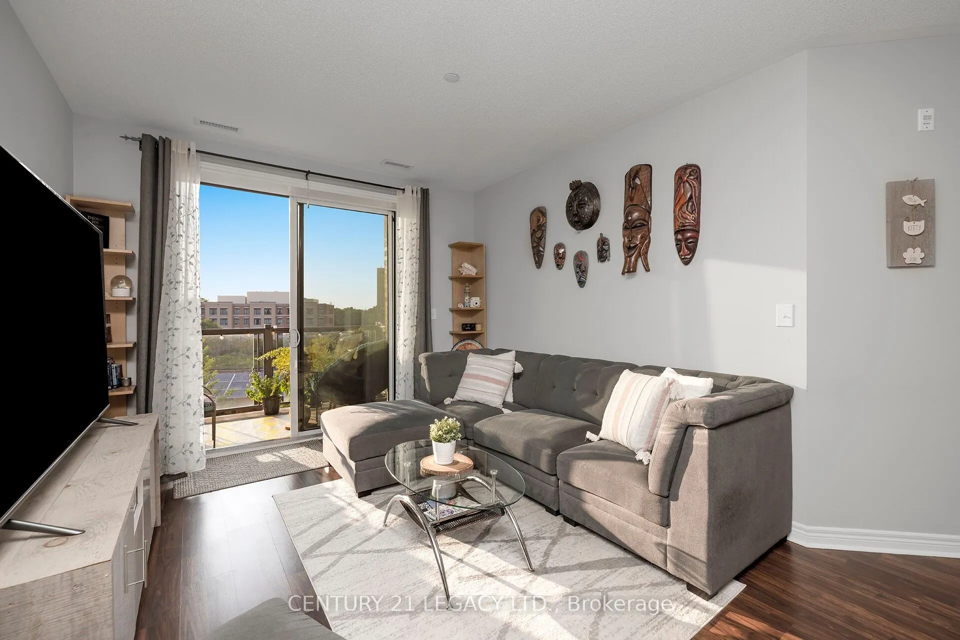 383 Main Street E, #424