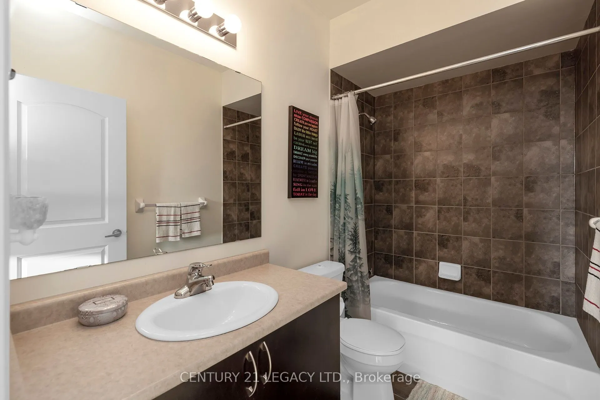 383 Main Street E, #424