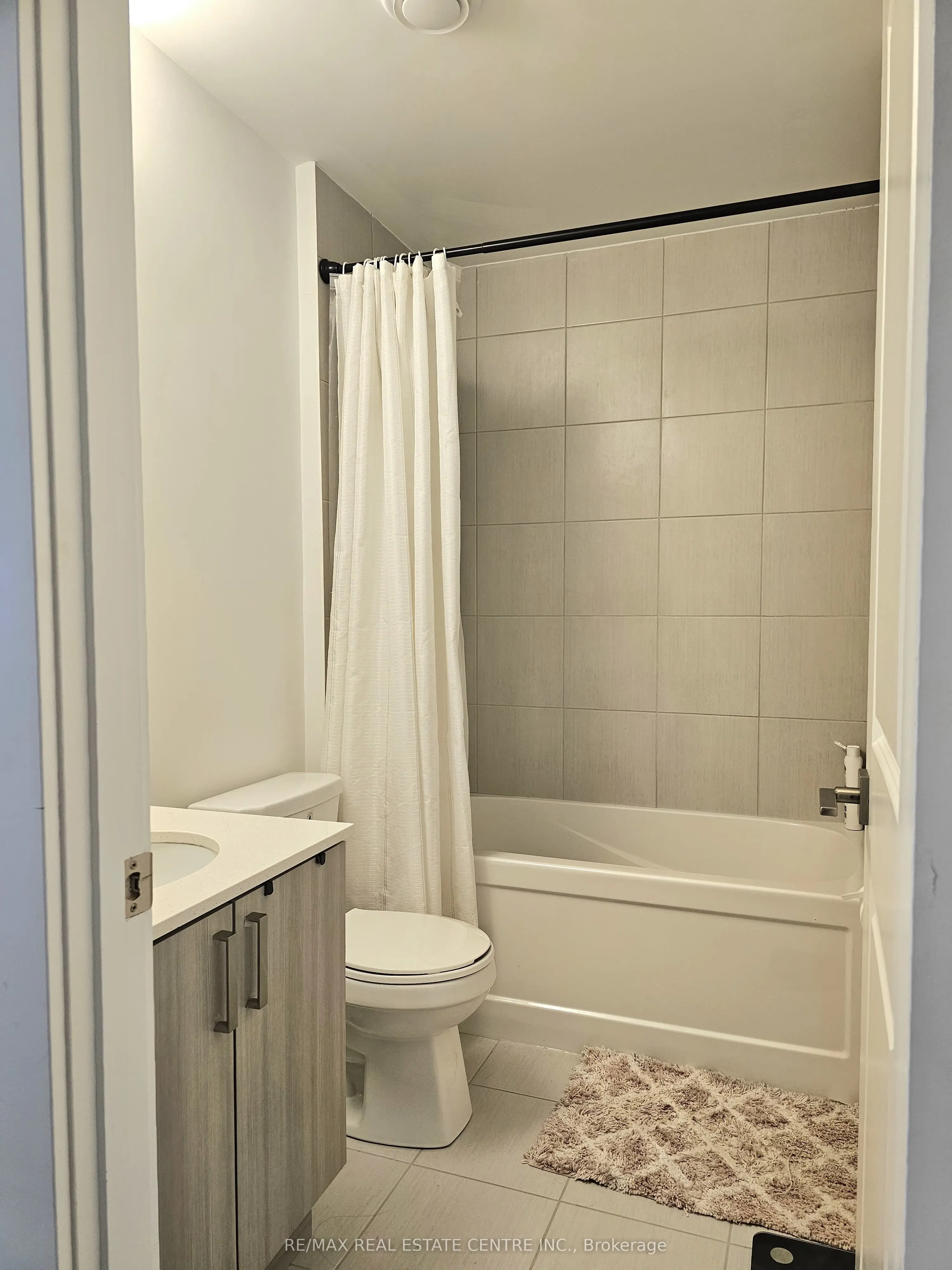 4025 Hickory Drive, #1