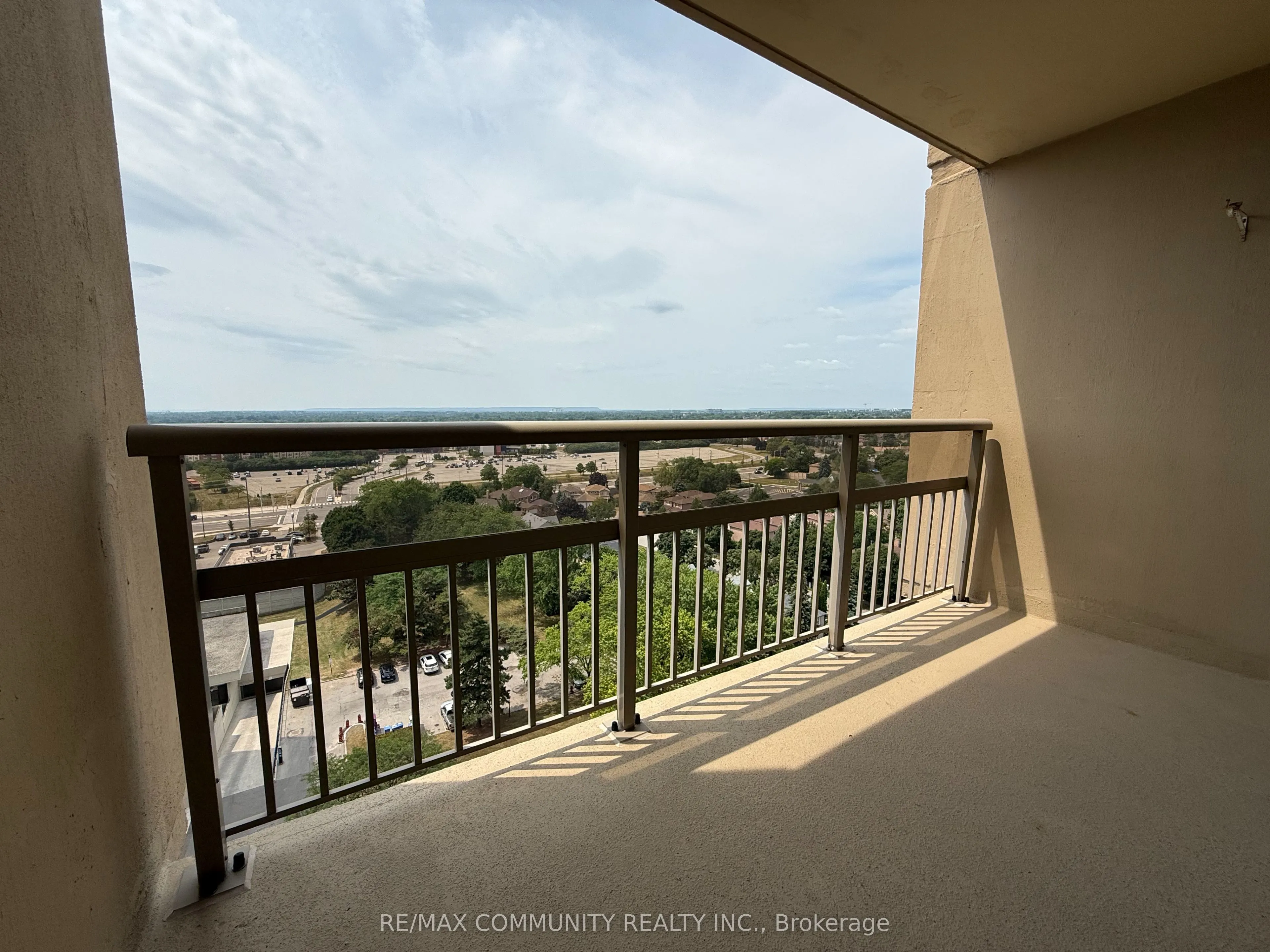 1359 White Oaks Boulevard W, #1506