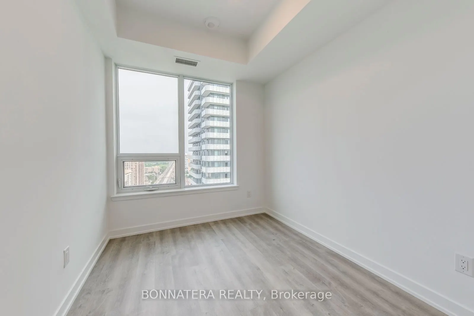 5105 Hurontario Street, #2408