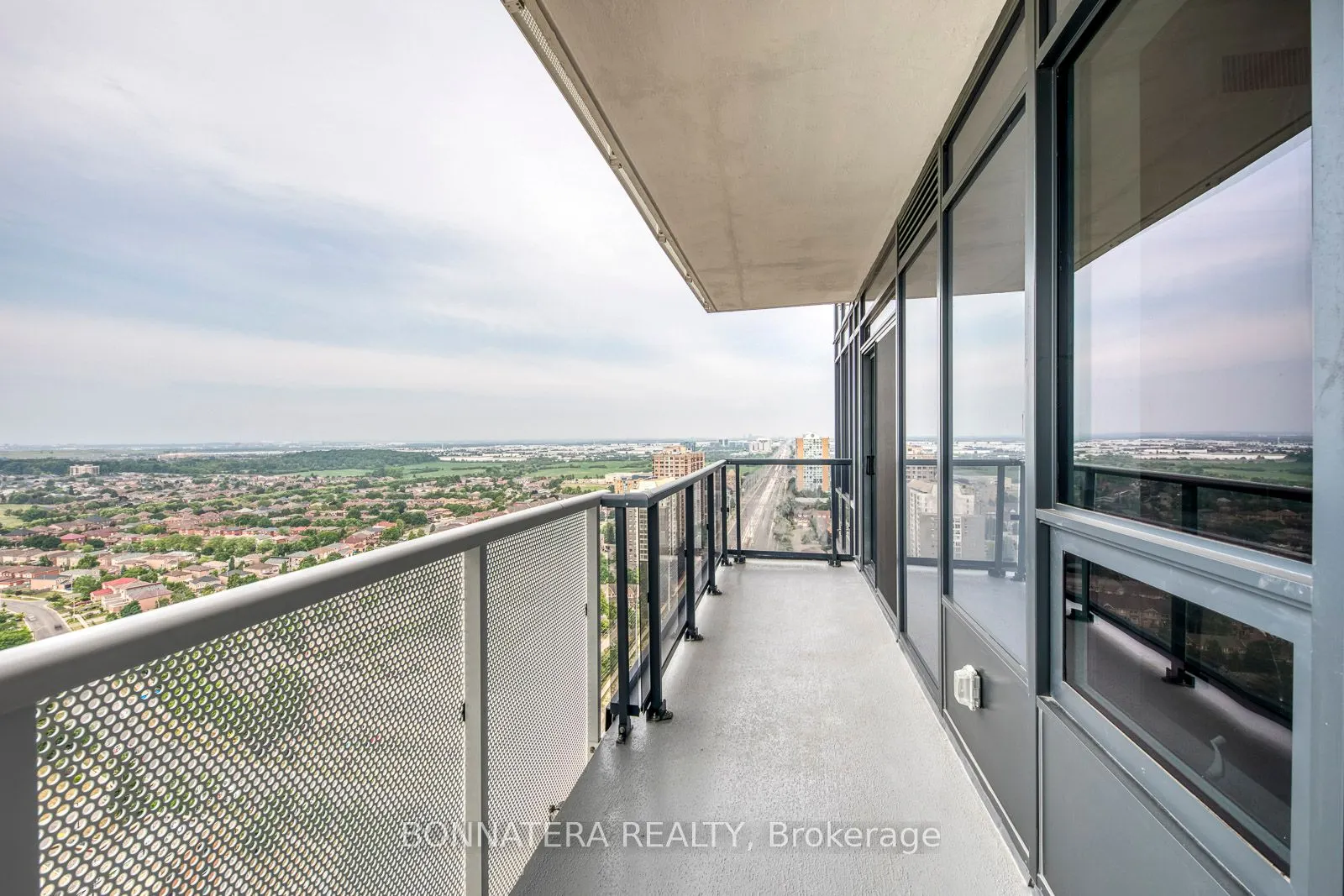 5105 Hurontario Street, #2408
