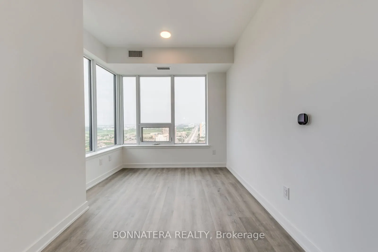 5105 Hurontario Street, #2408