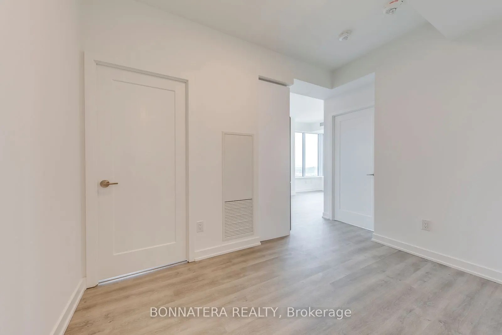 5105 Hurontario Street, #2408