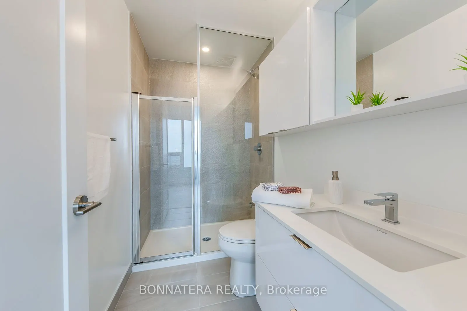5105 Hurontario Street, #2408