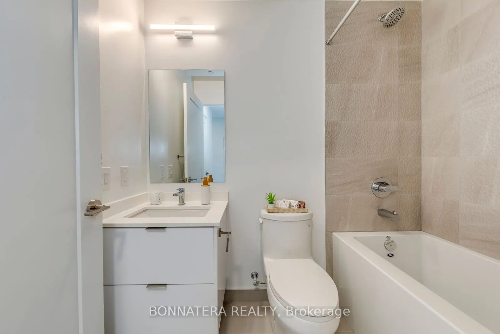 5105 Hurontario Street, #2408