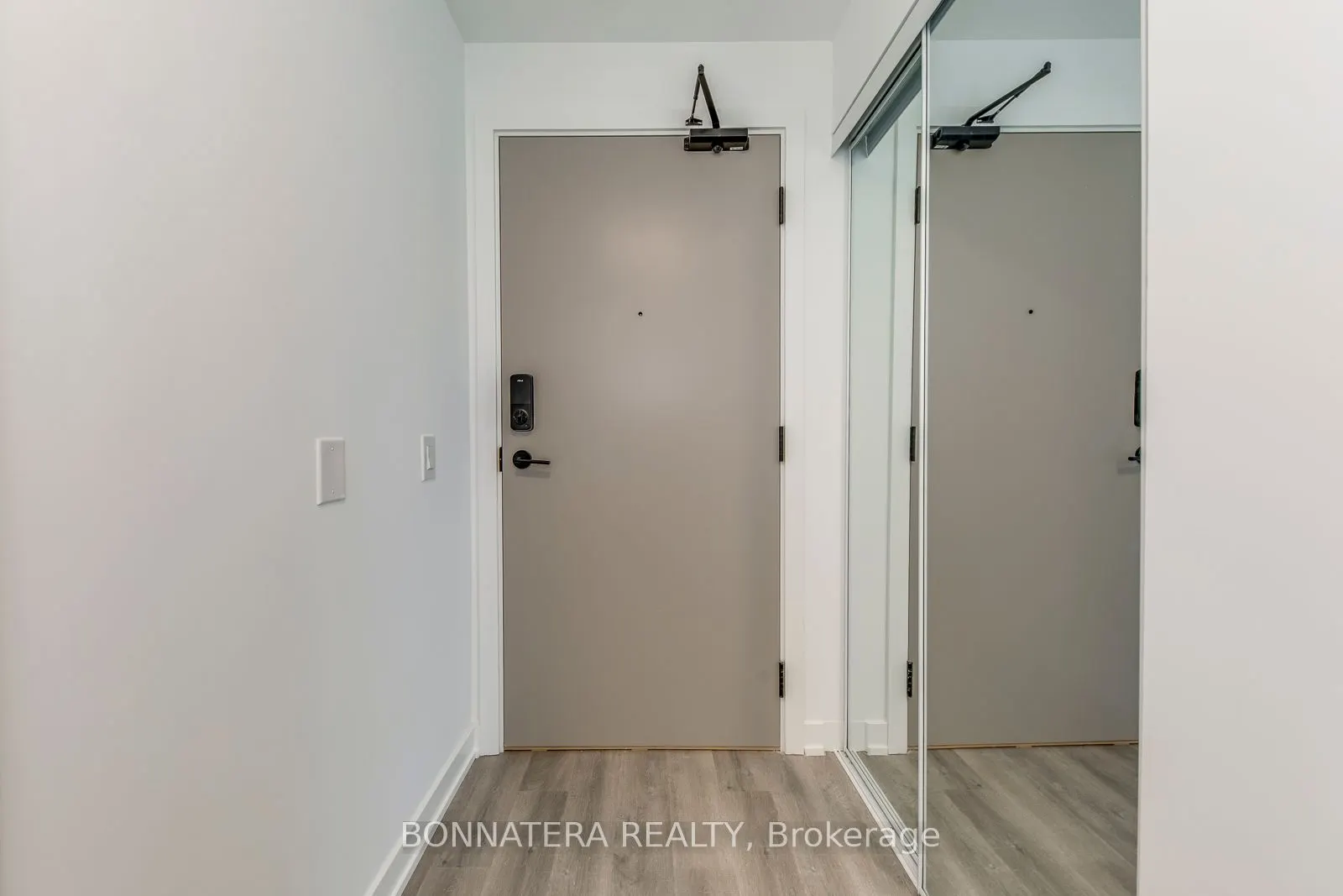5105 Hurontario Street, #2408