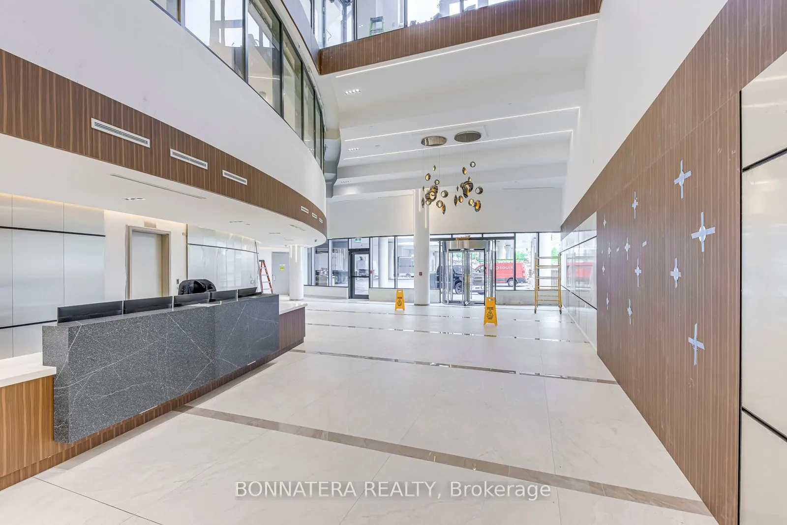 5105 Hurontario Street, #2408