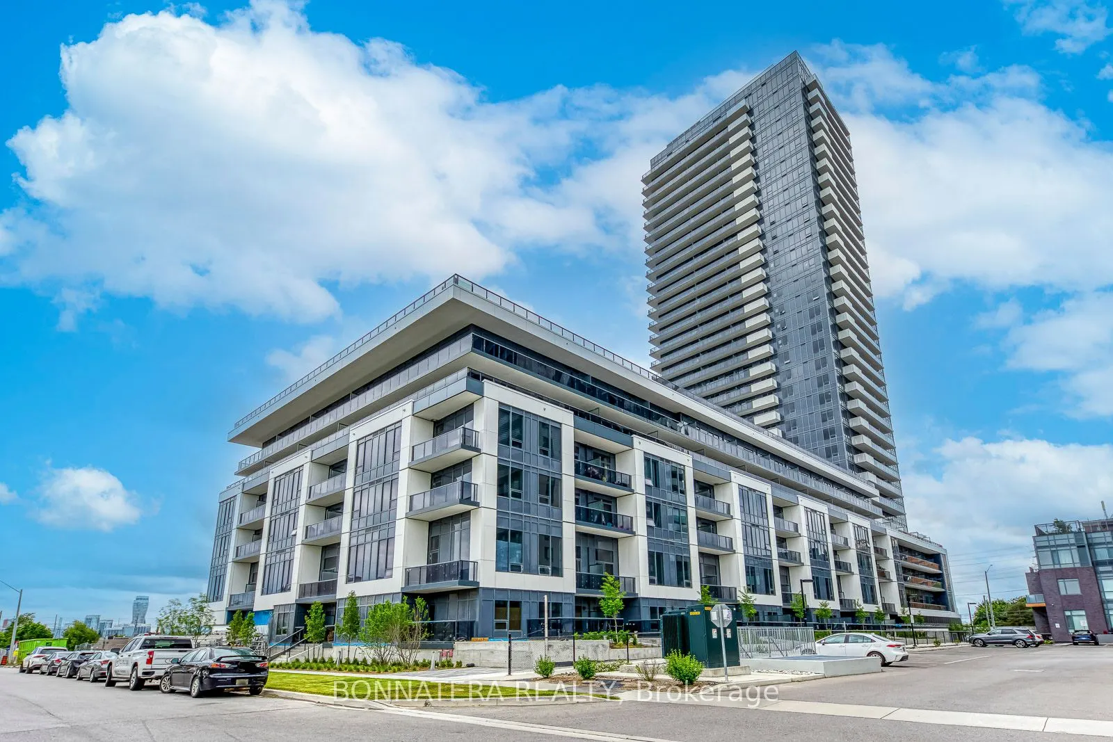5105 Hurontario Street, #2408