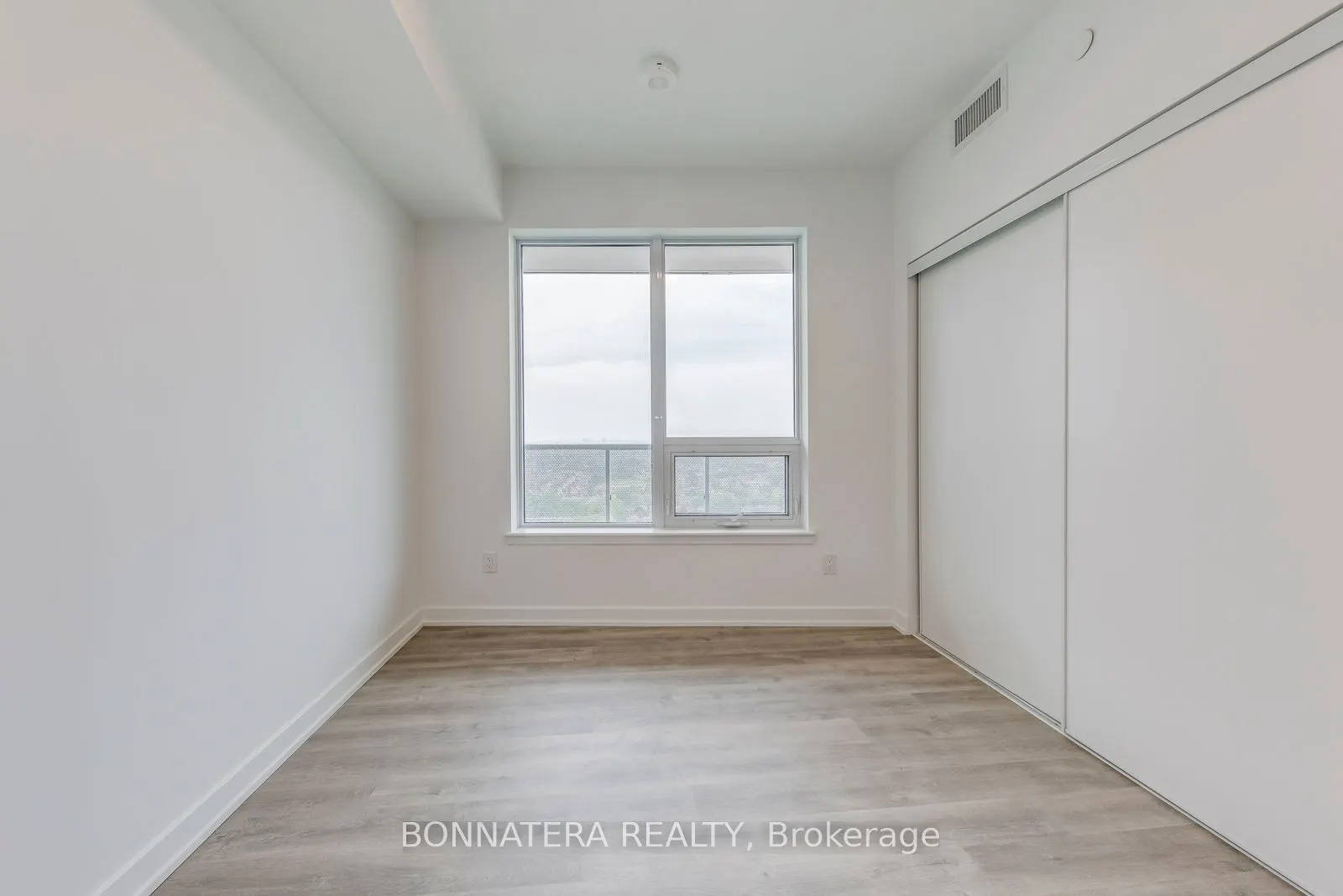 5105 Hurontario Street, #2408