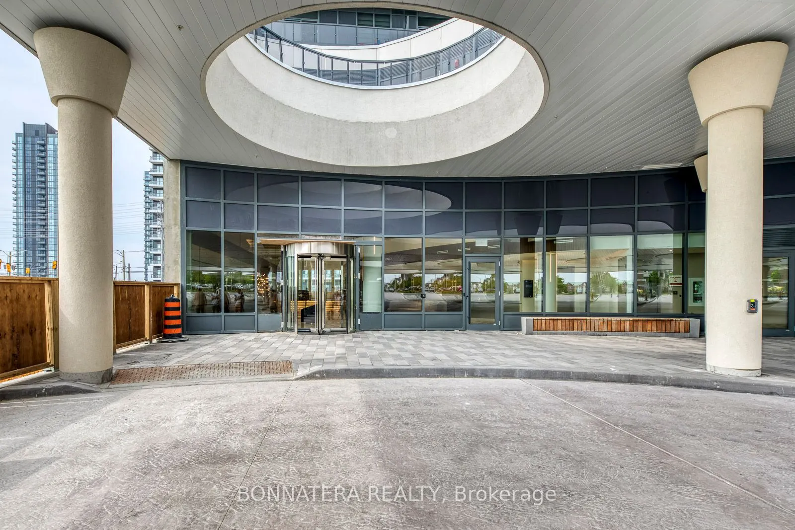 5105 Hurontario Street, #2408