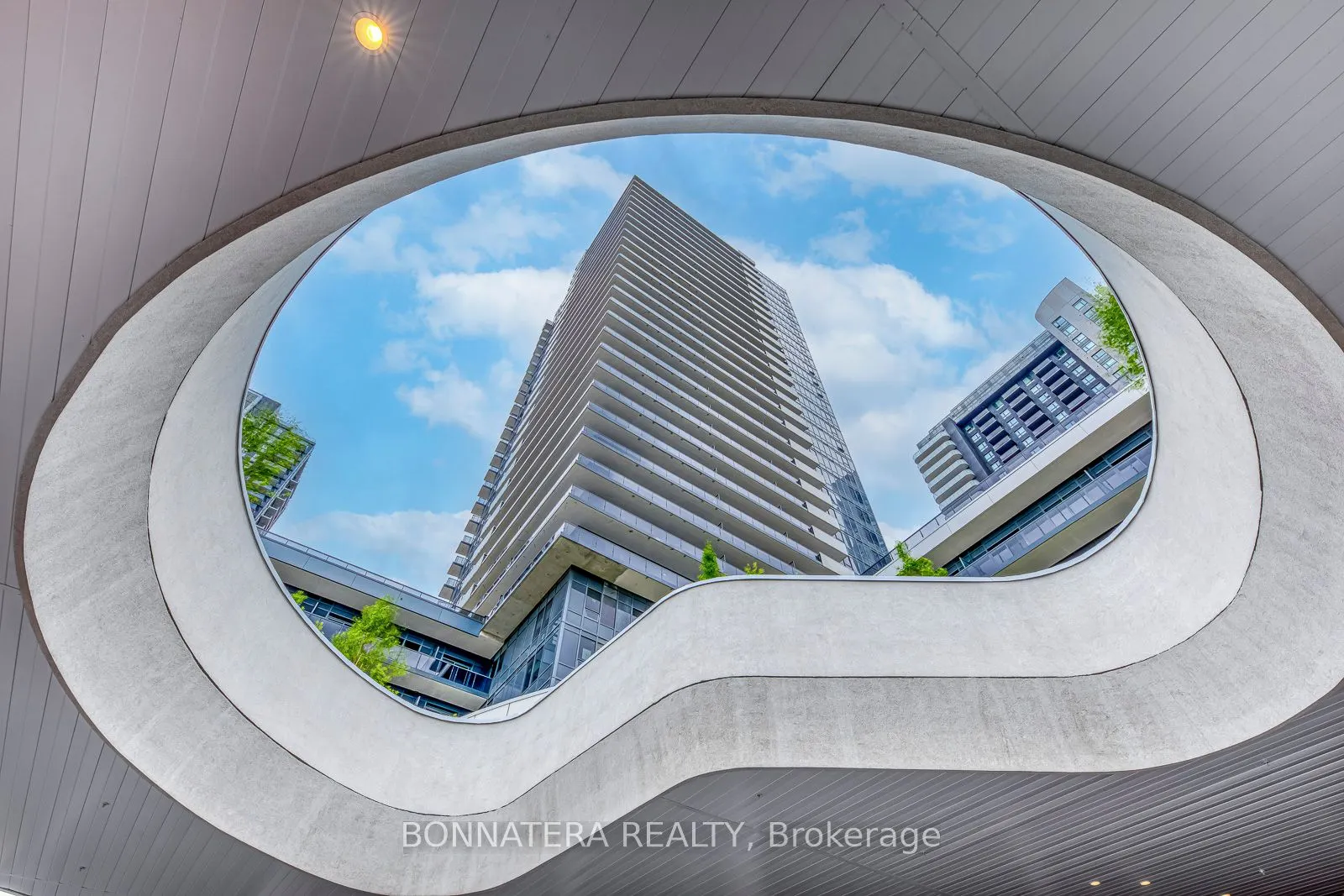 5105 Hurontario Street, #2408