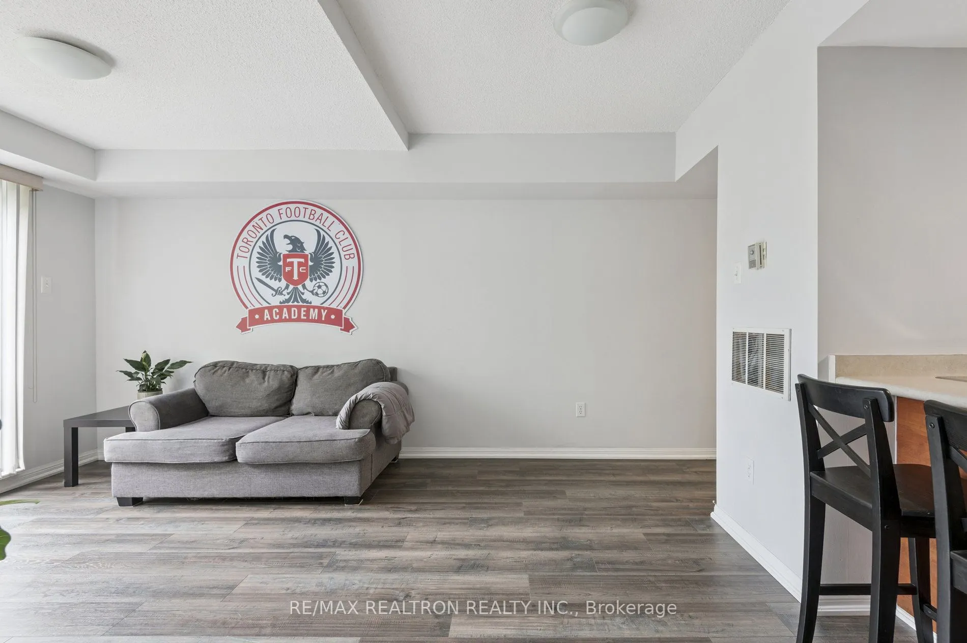 65 George Appleton Way, #2070