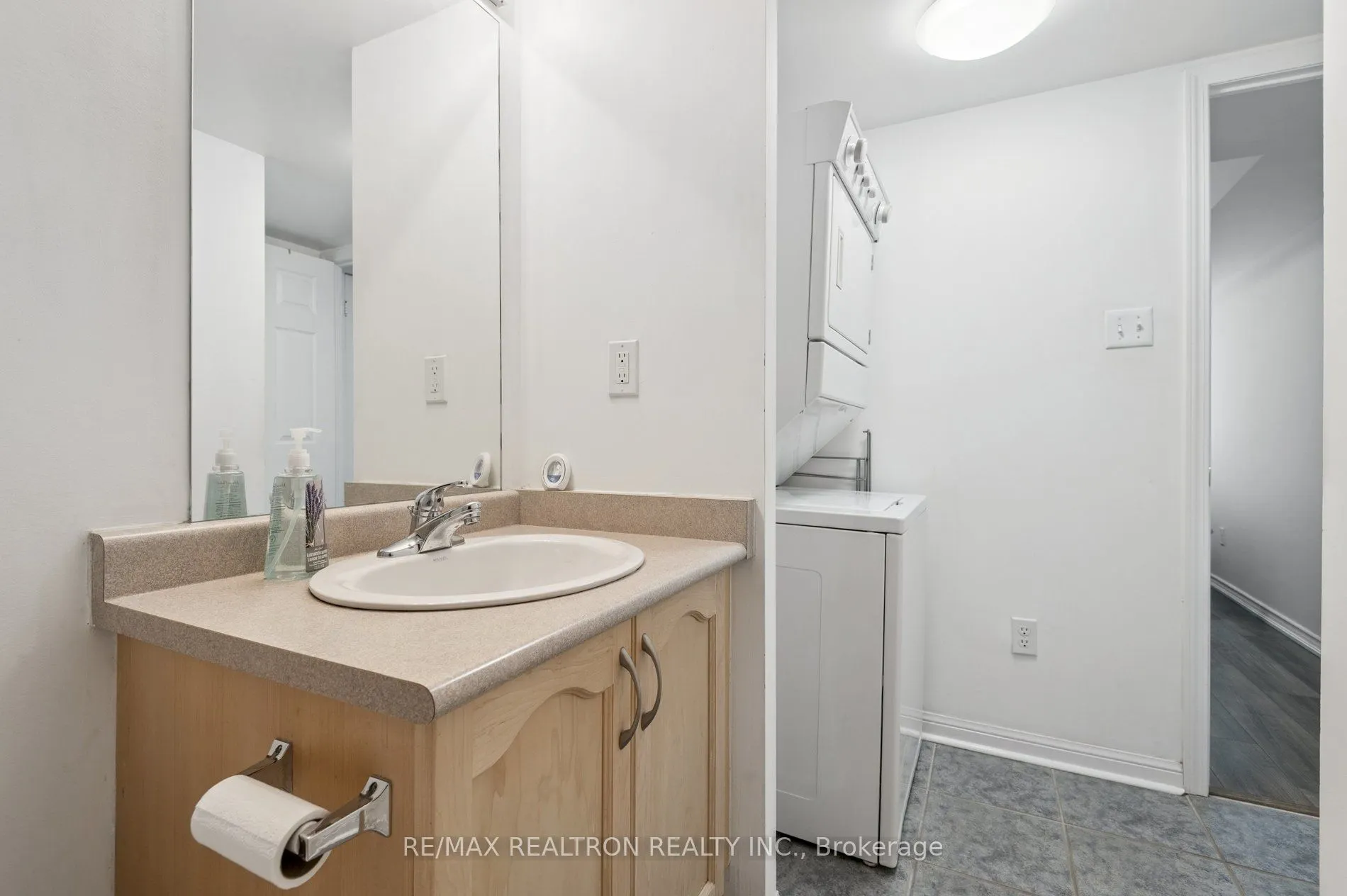 65 George Appleton Way, #2070