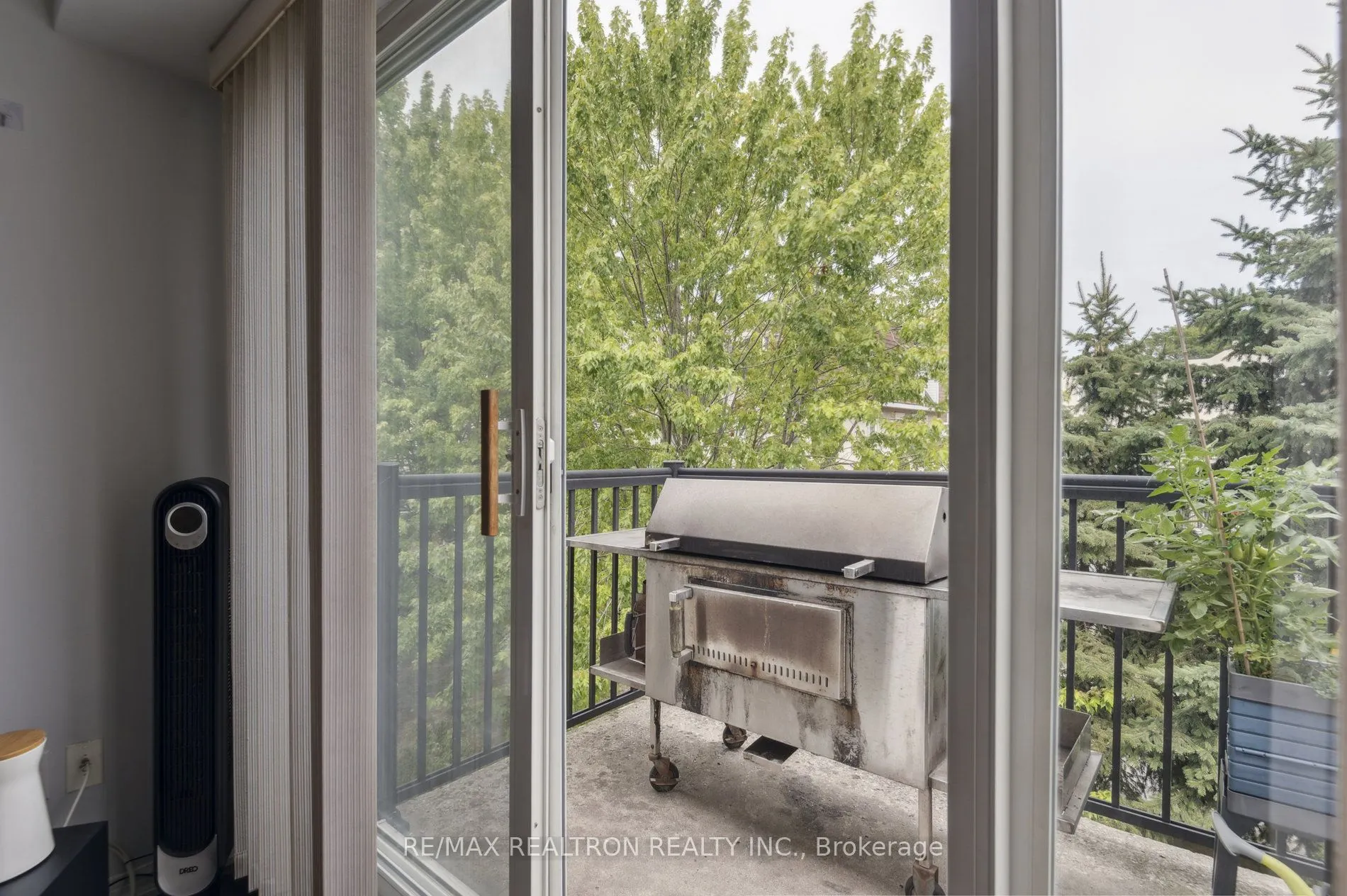 65 George Appleton Way, #2070