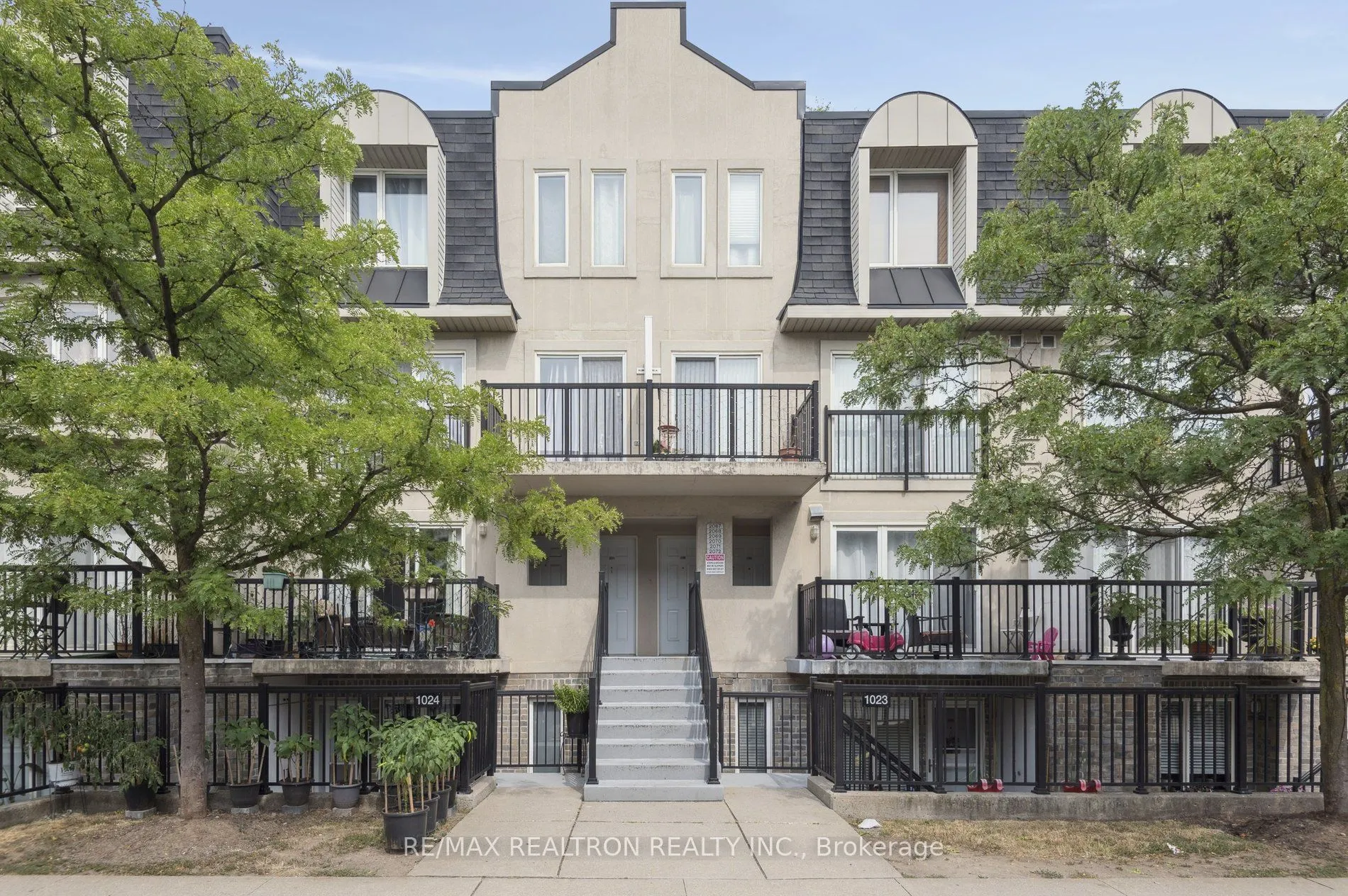 65 George Appleton Way, #2070