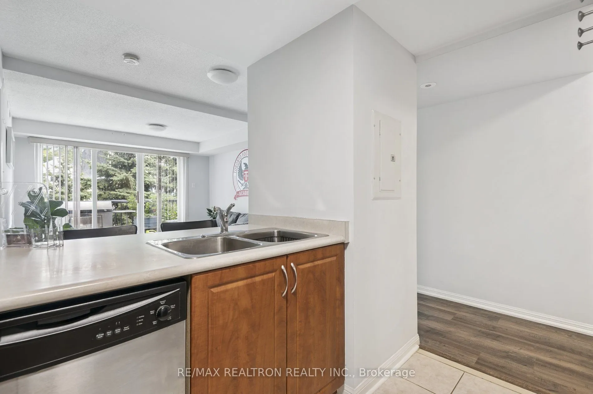 65 George Appleton Way, #2070