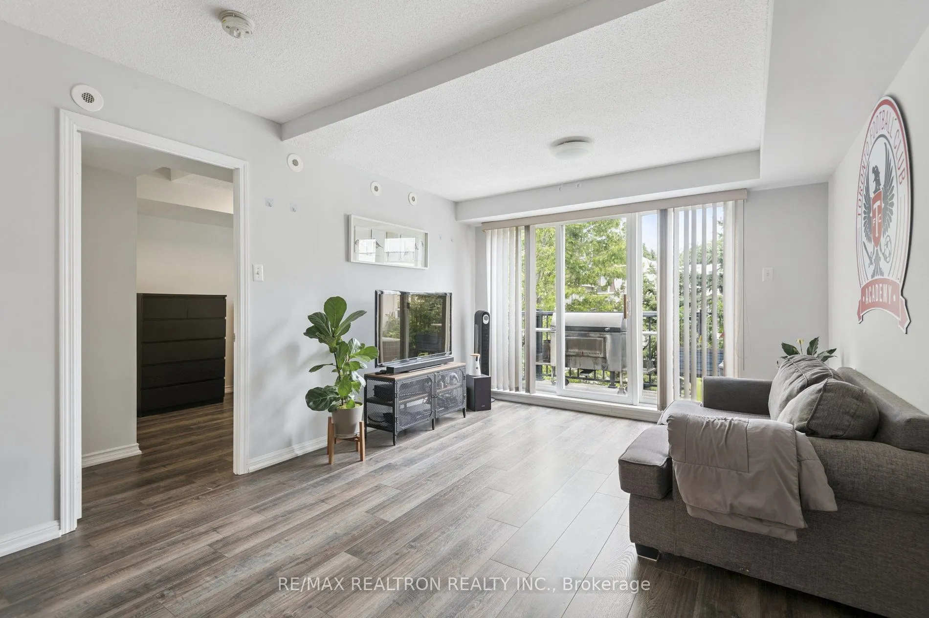 65 George Appleton Way, #2070