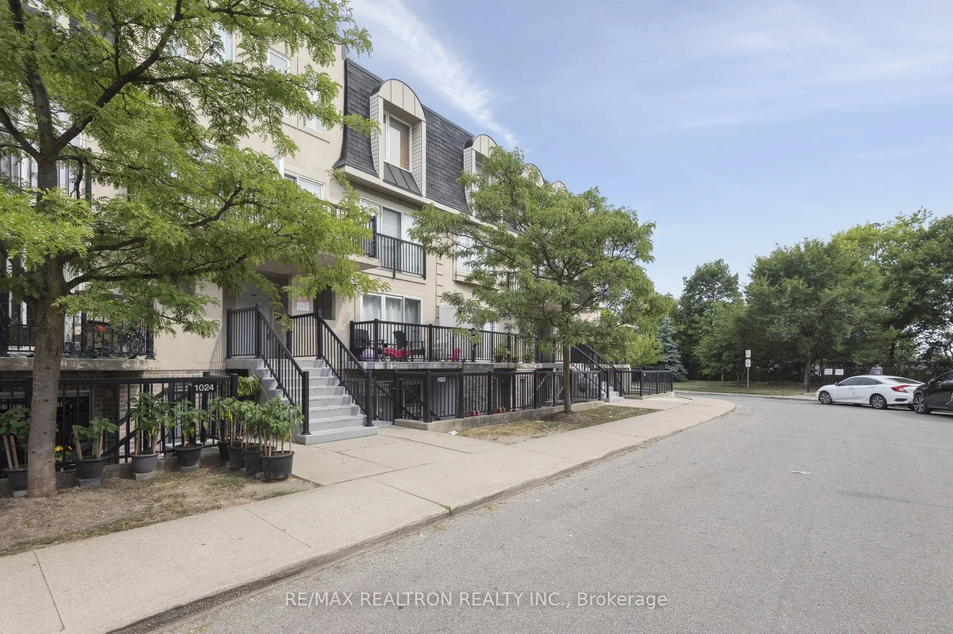 65 George Appleton Way, #2070