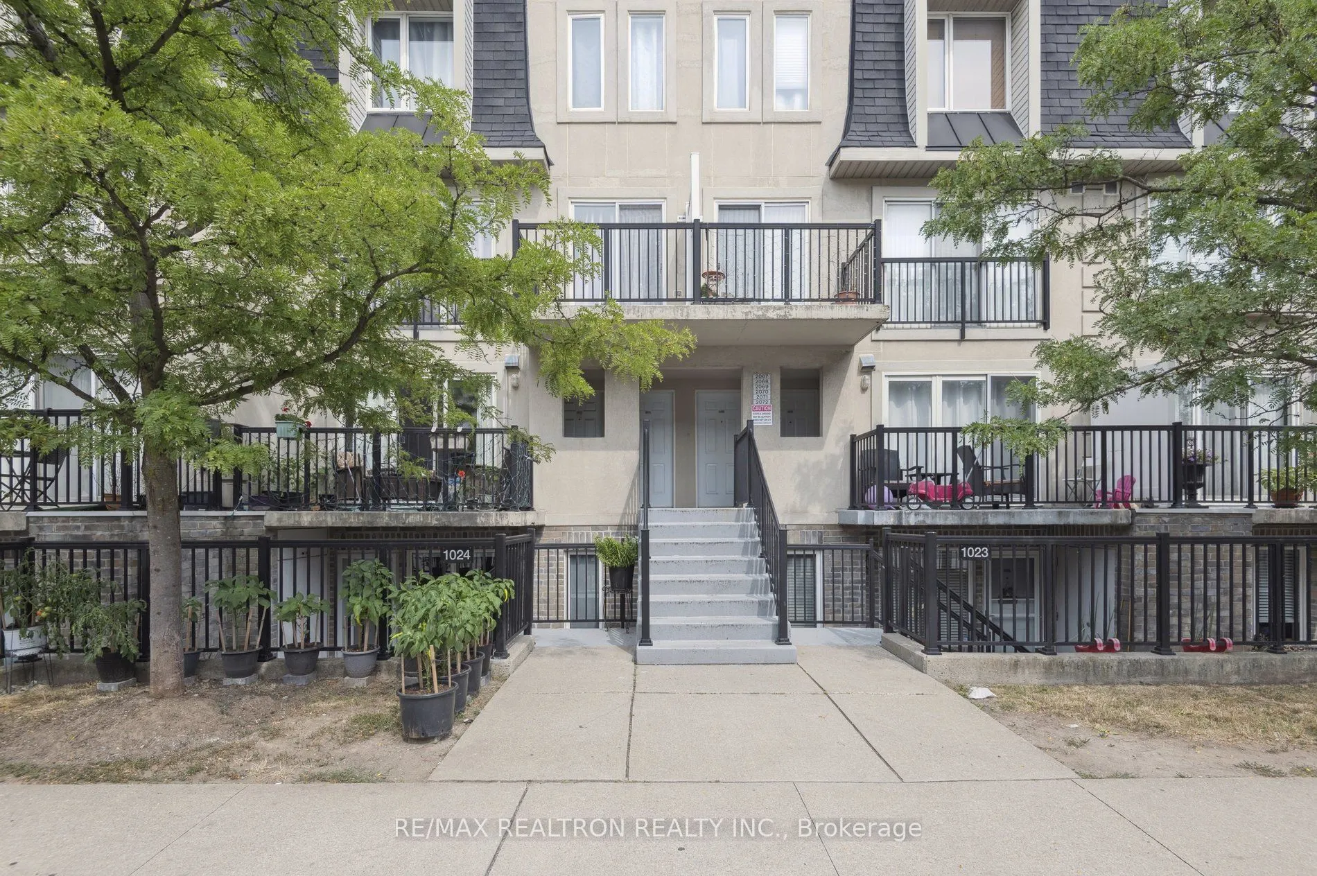 65 George Appleton Way, #2070