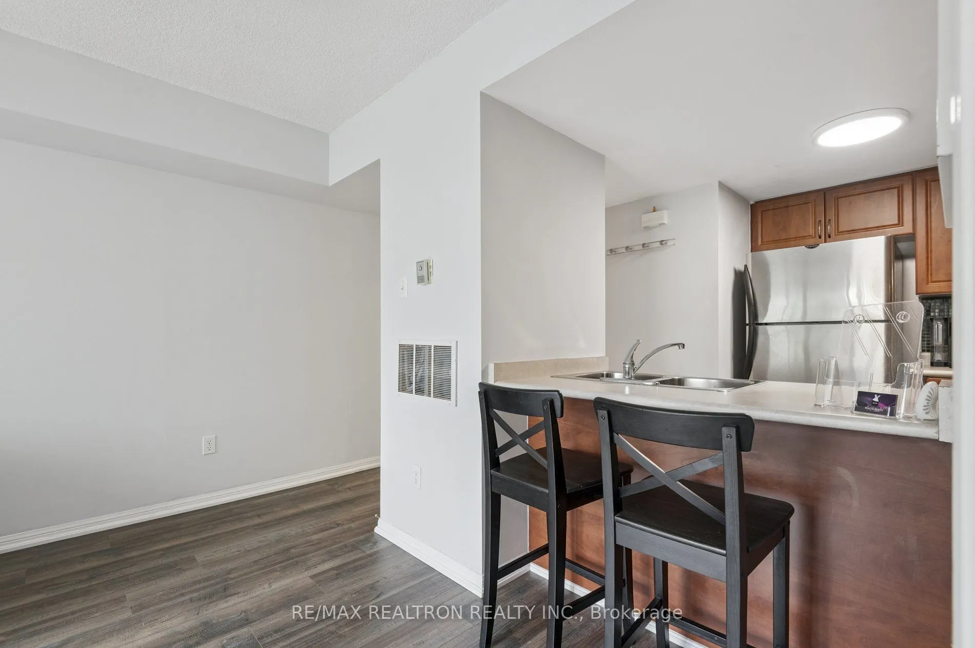 65 George Appleton Way, #2070