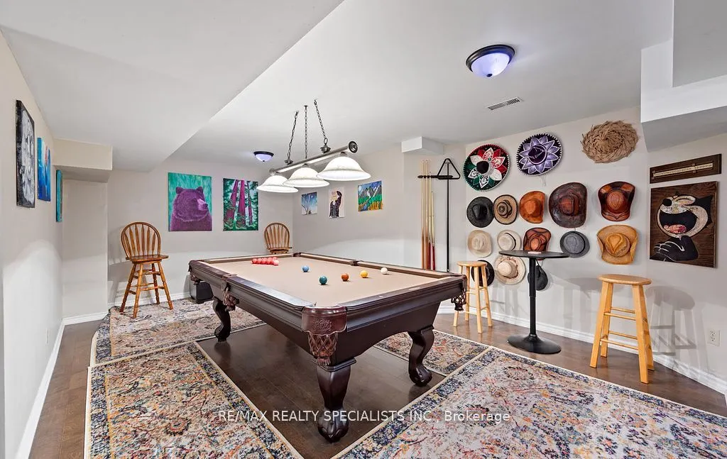 8 Royal Valley Drive