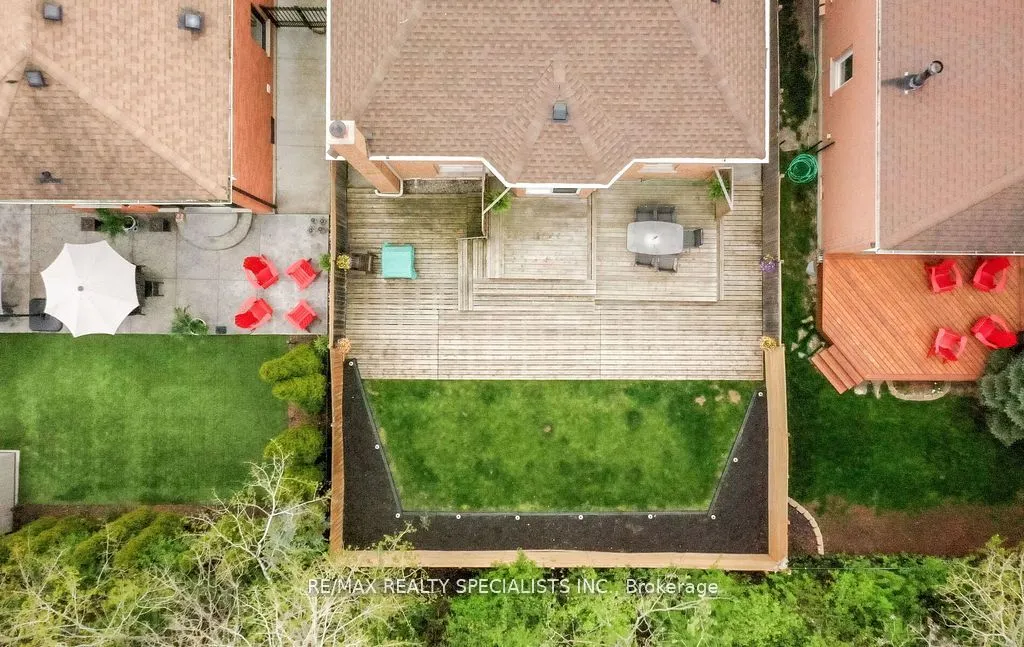 8 Royal Valley Drive