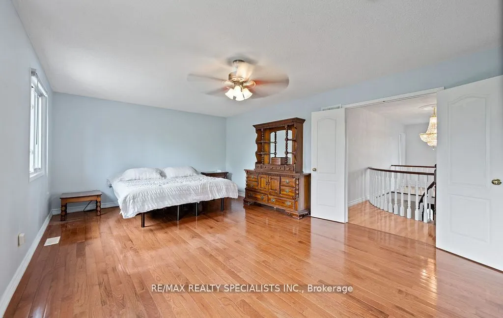 8 Royal Valley Drive