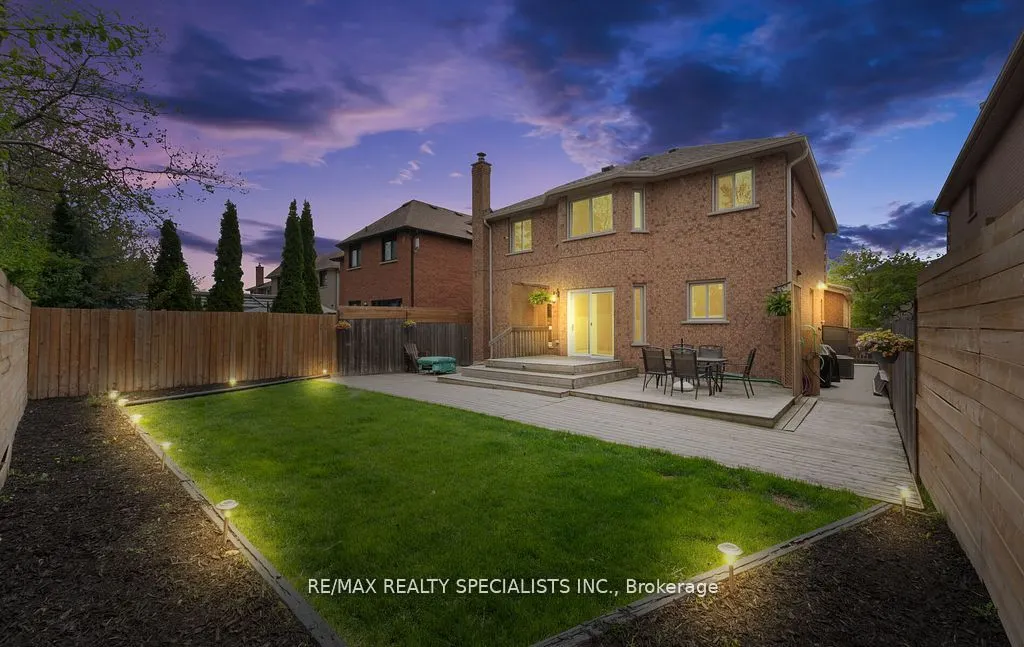 8 Royal Valley Drive