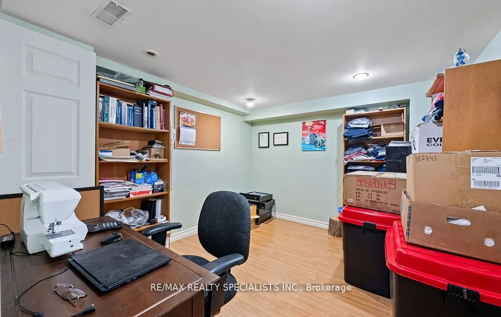 8 Royal Valley Drive