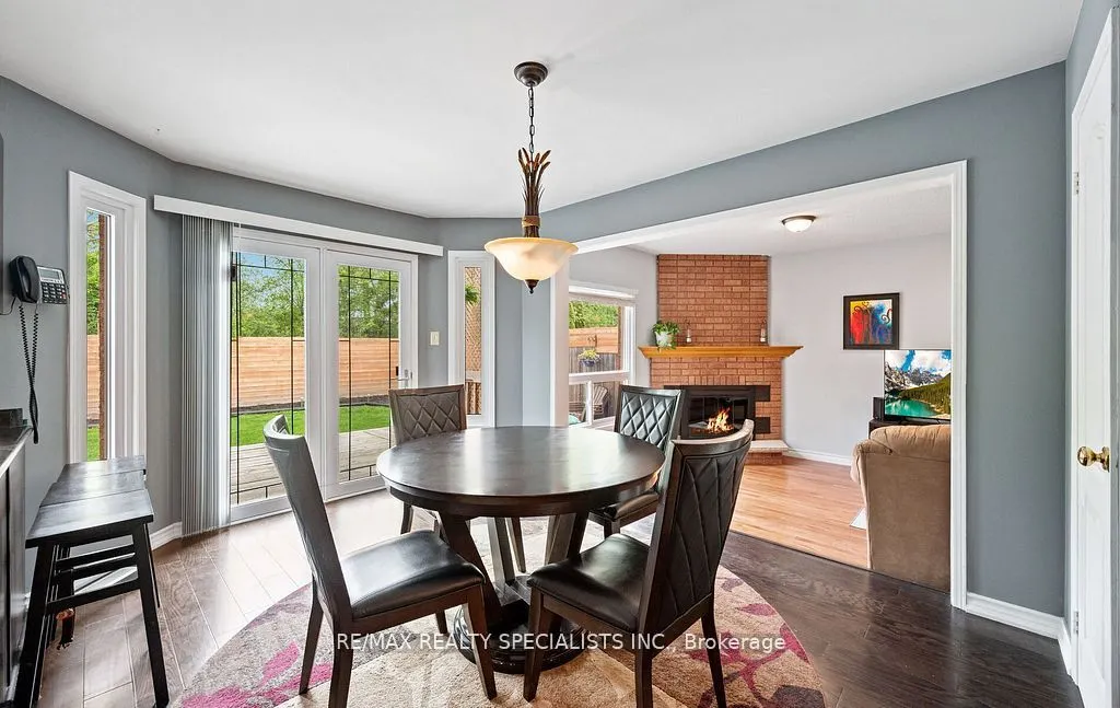 8 Royal Valley Drive