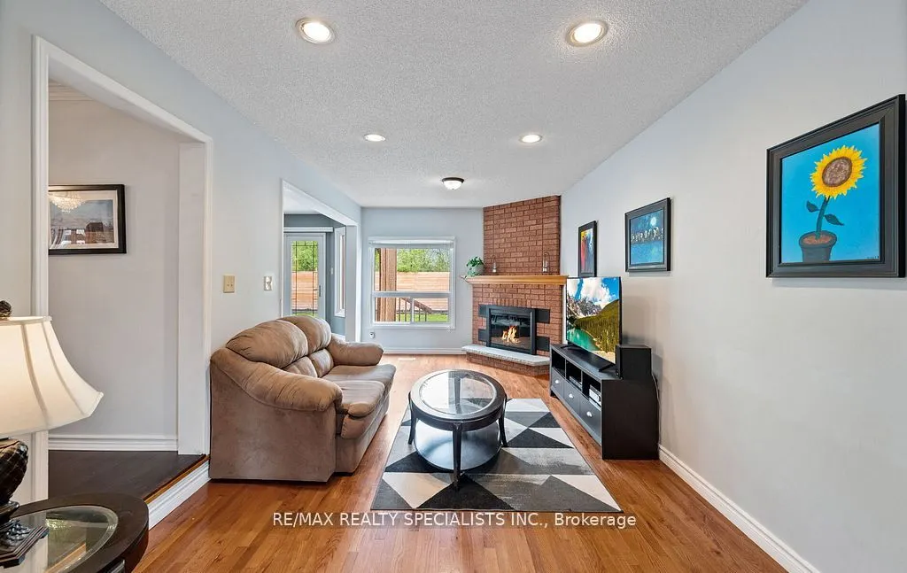 8 Royal Valley Drive