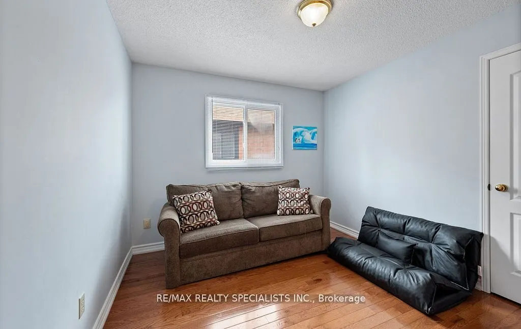 8 Royal Valley Drive