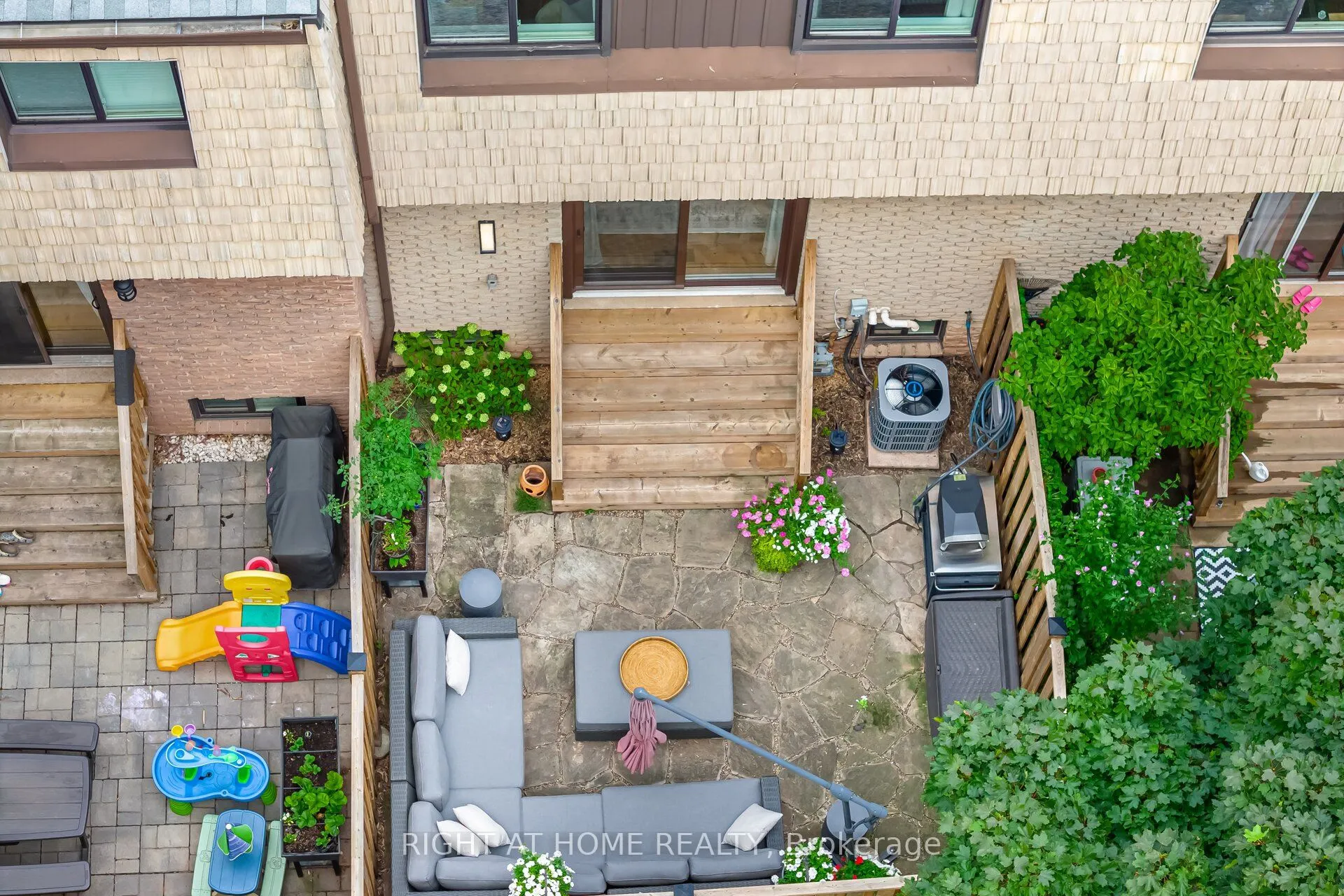 1520 Sixth Line, #20